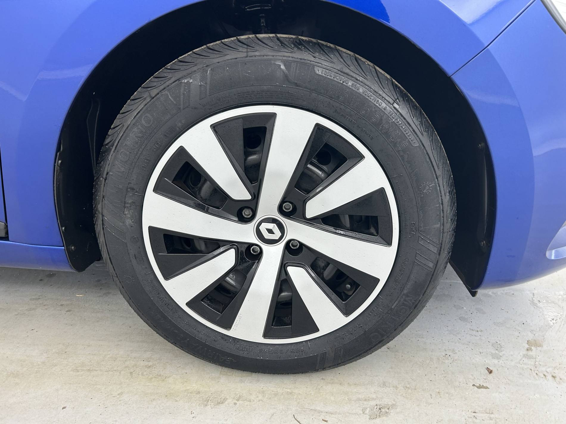 Vente en ligne Renault Clio 5 Clio TCe 90 au prix de 13 690 €