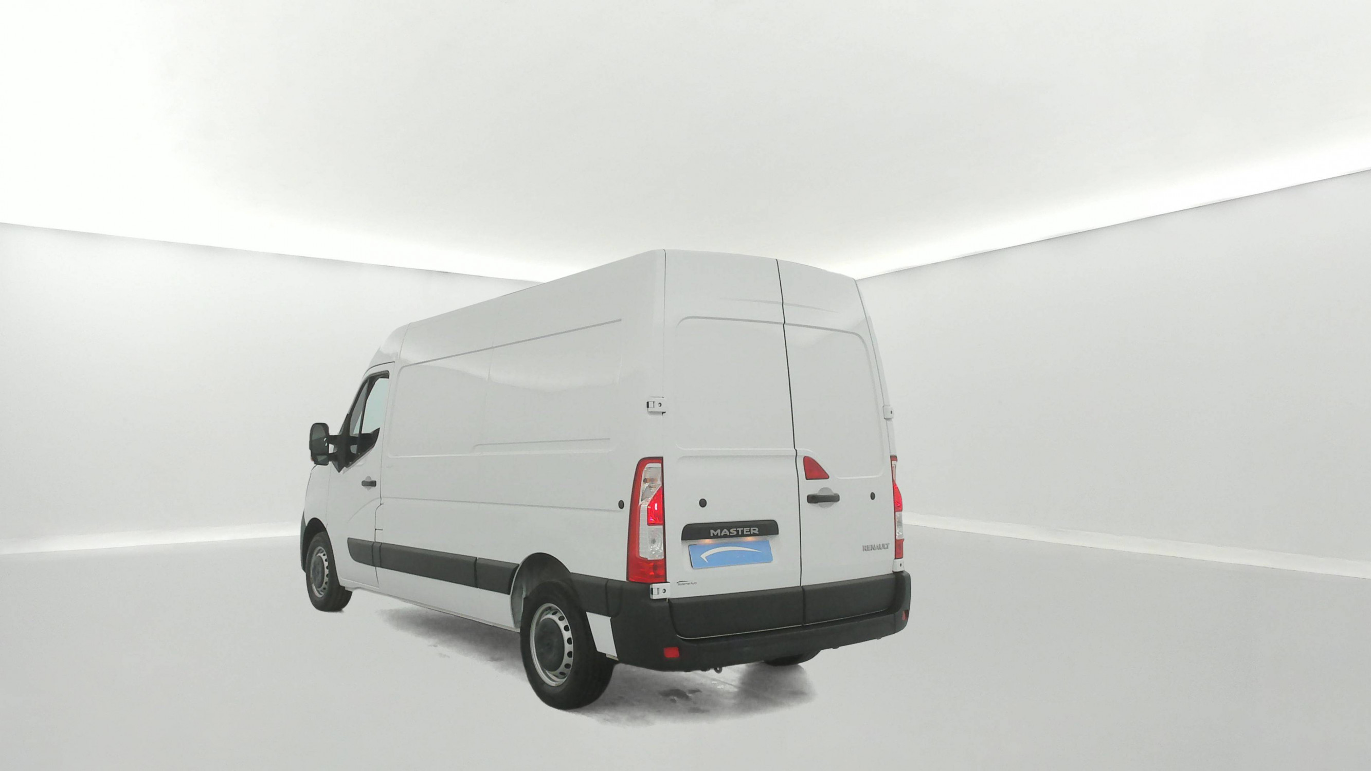 Vente en ligne Renault Master Fourgon MASTER FGN TRAC F3500 L2H2 BLUE DCI 135 au prix de 23 880 €