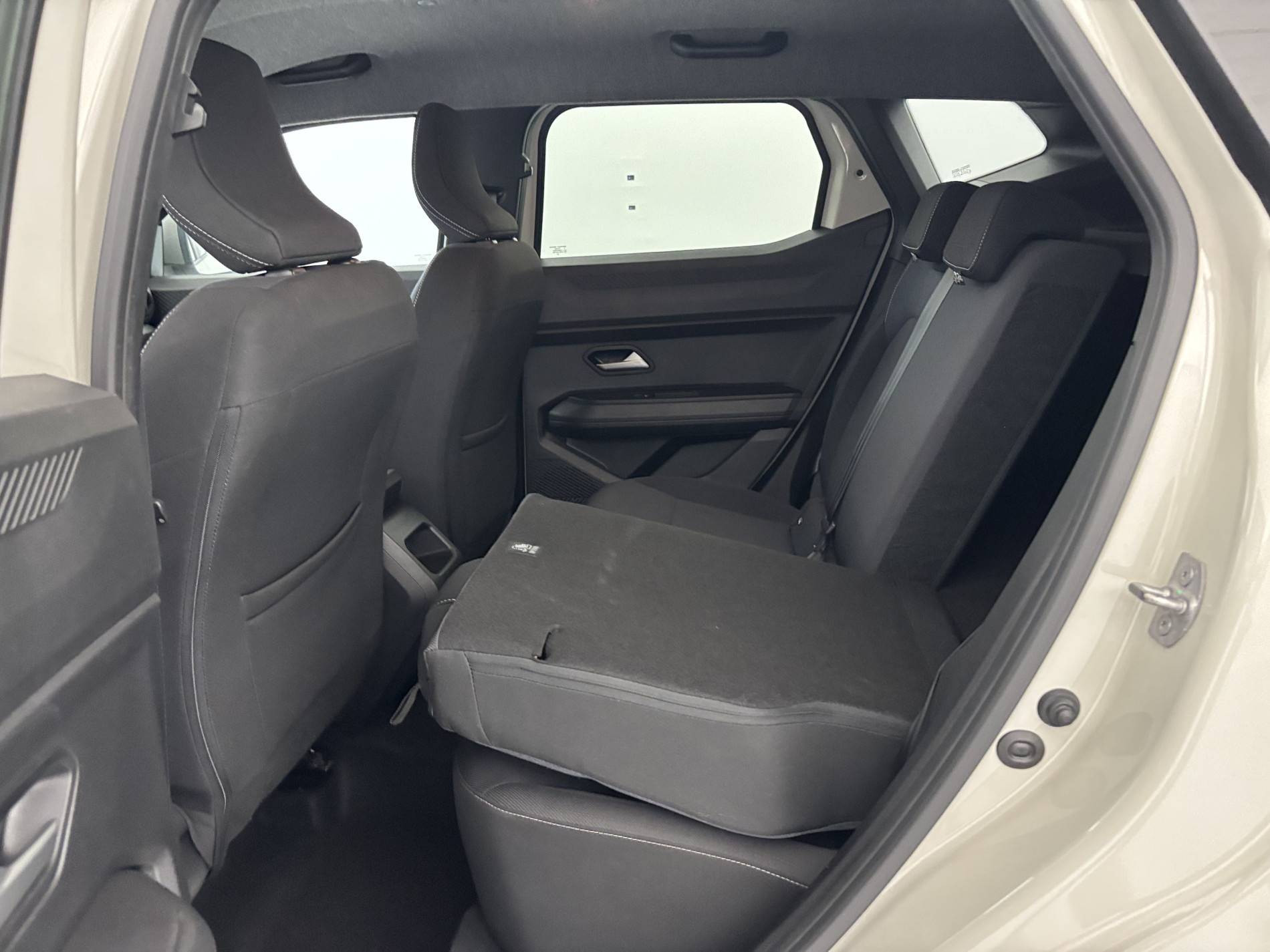 Vente en ligne Dacia Duster  Hybrid 140 au prix de 25 990 €