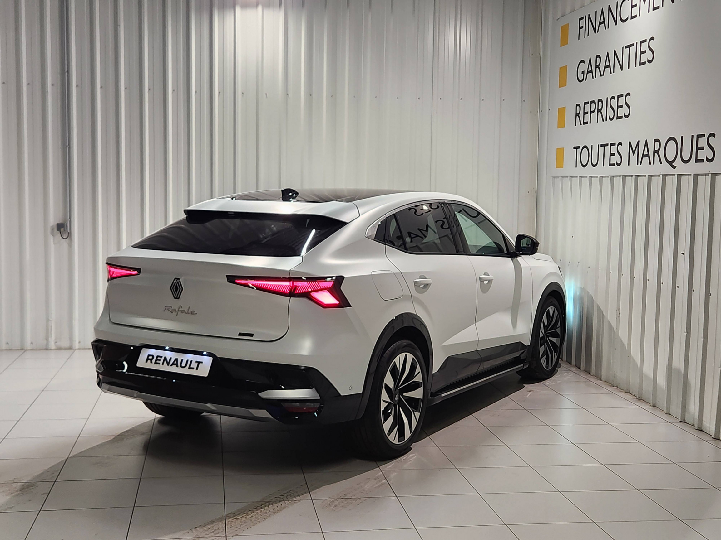 Vente en ligne Renault Rafale  E-Tech full hybrid 200ch au prix de 43 990 €