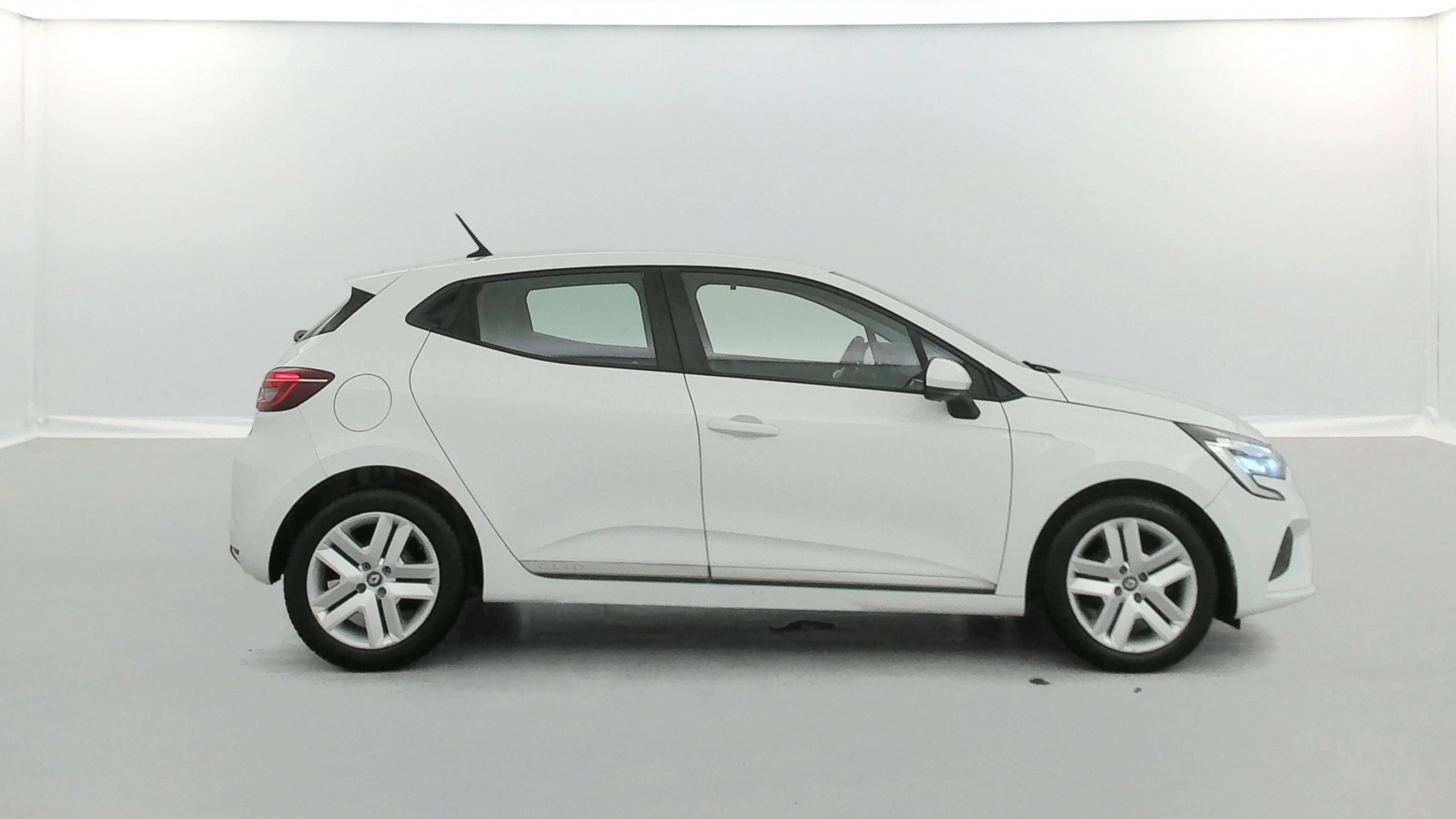 Vente en ligne Renault Clio 5 Clio SCe 65 - 21N au prix de 10 890 €