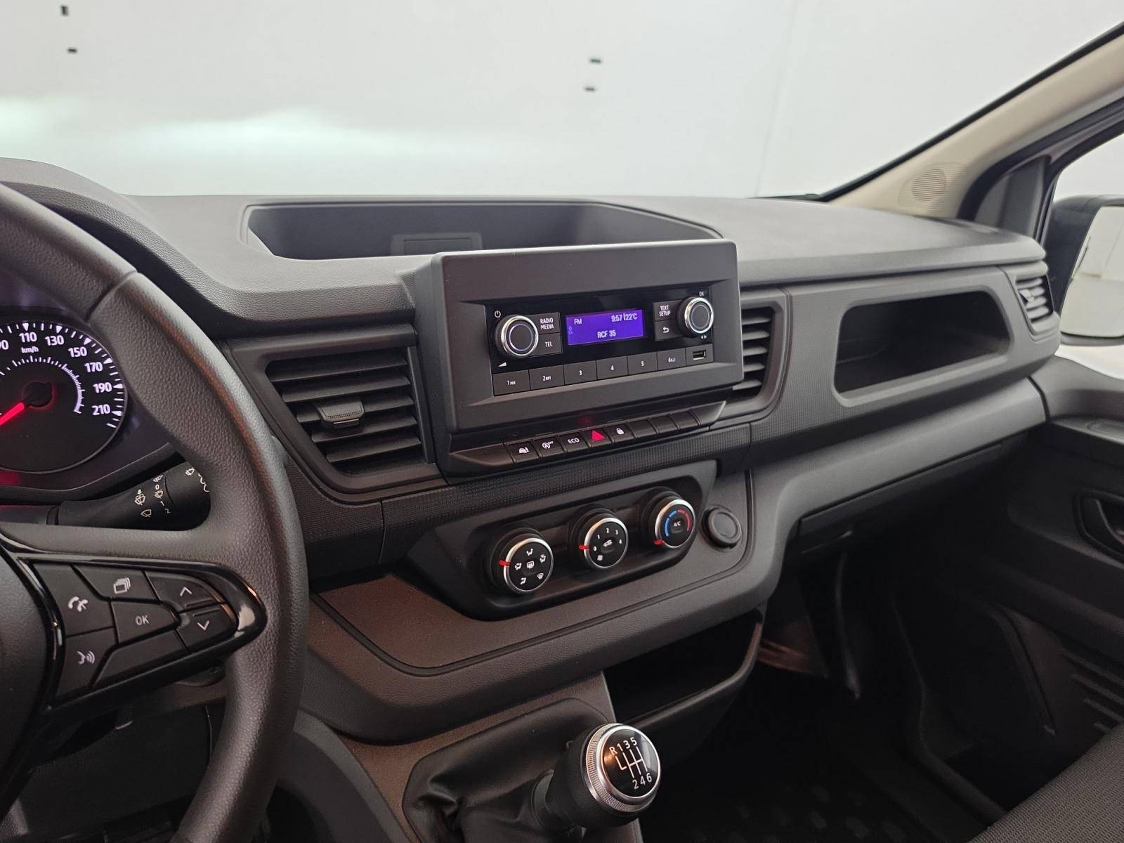 Vente en ligne Renault Trafic 3 Fourgon TRAFIC FG BLUE DCI 130 L1H1 3T GSR2 au prix de 22 900 €