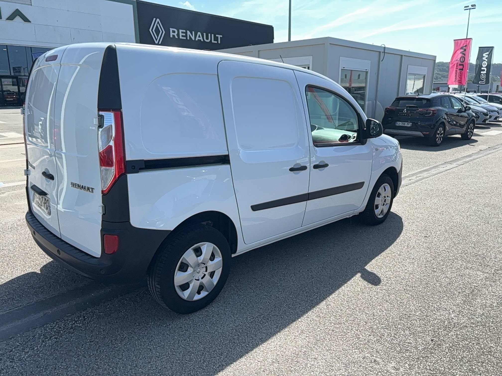 Vente en ligne Renault Kangoo Express  BLUE DCI 80 au prix de 12 290 €