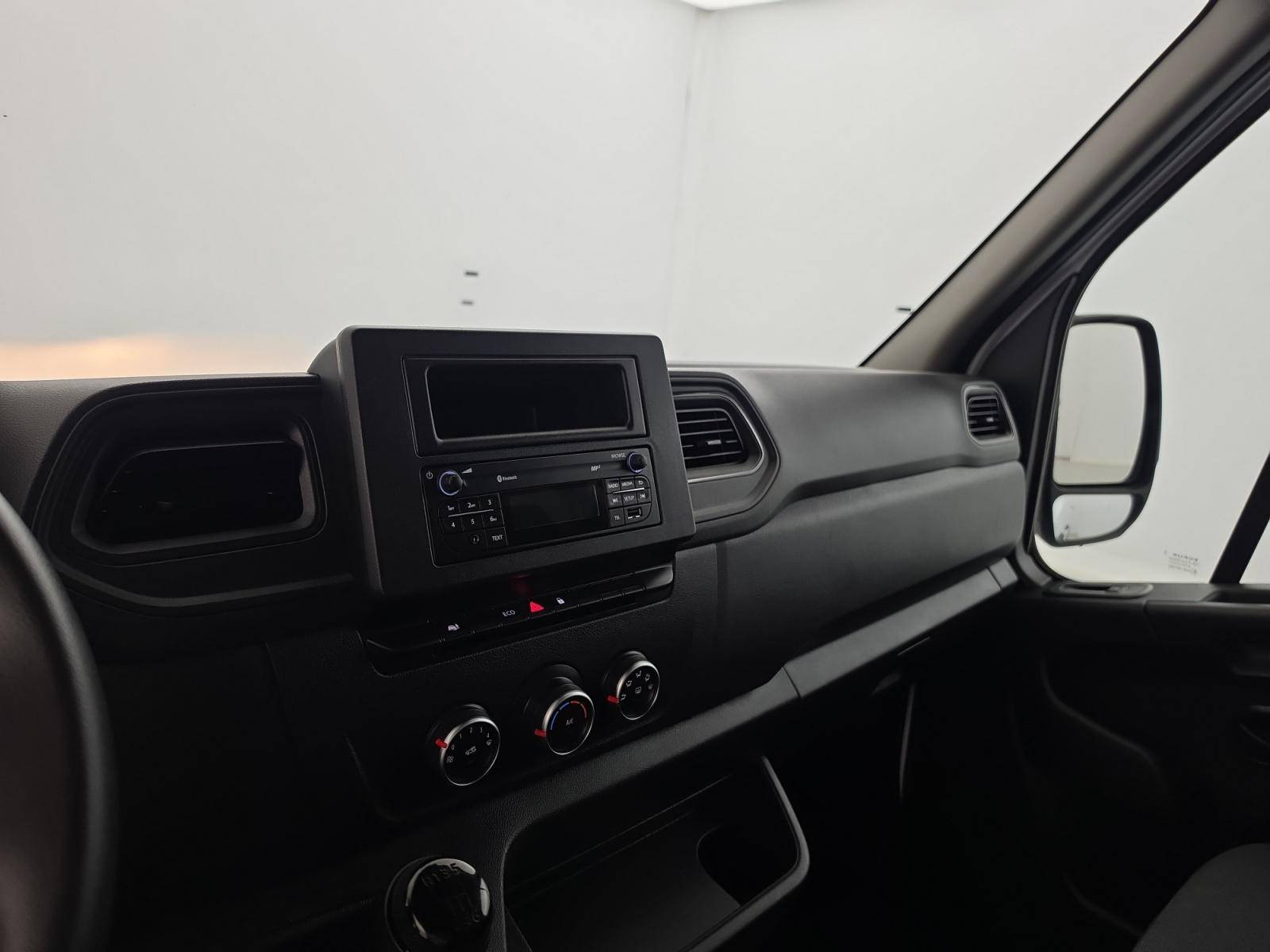 Vente en ligne Renault Master Fourgon MASTER FGN TRAC F3500 L3H3 BLUE DCI 135 au prix de 25 900 €