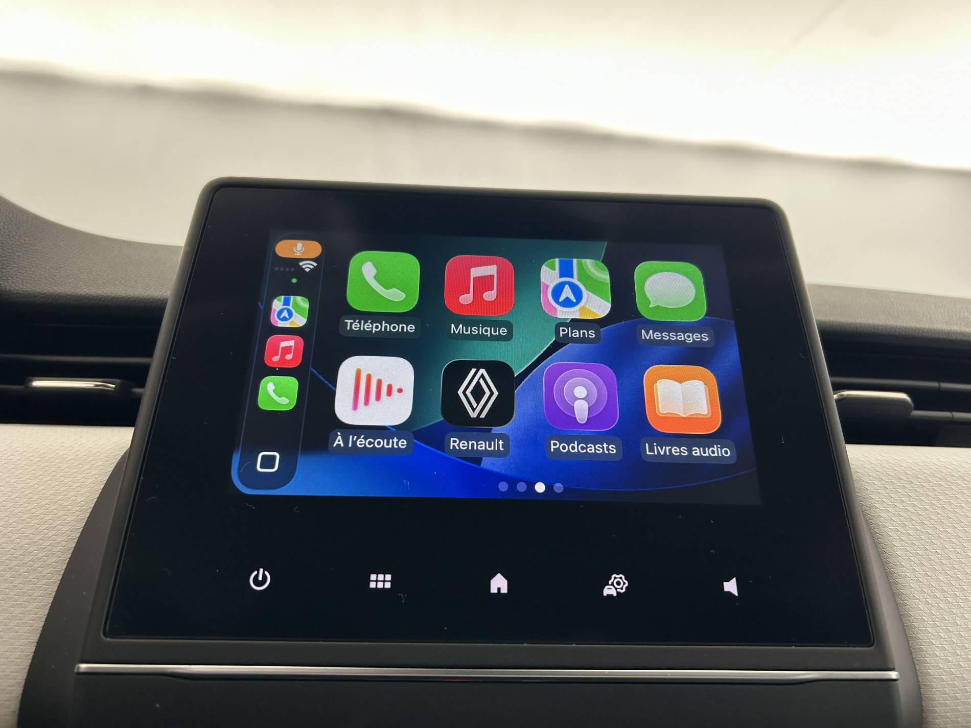 Vente en ligne Renault Clio 5 Clio E-Tech full hybrid 145 au prix de 17 950 €