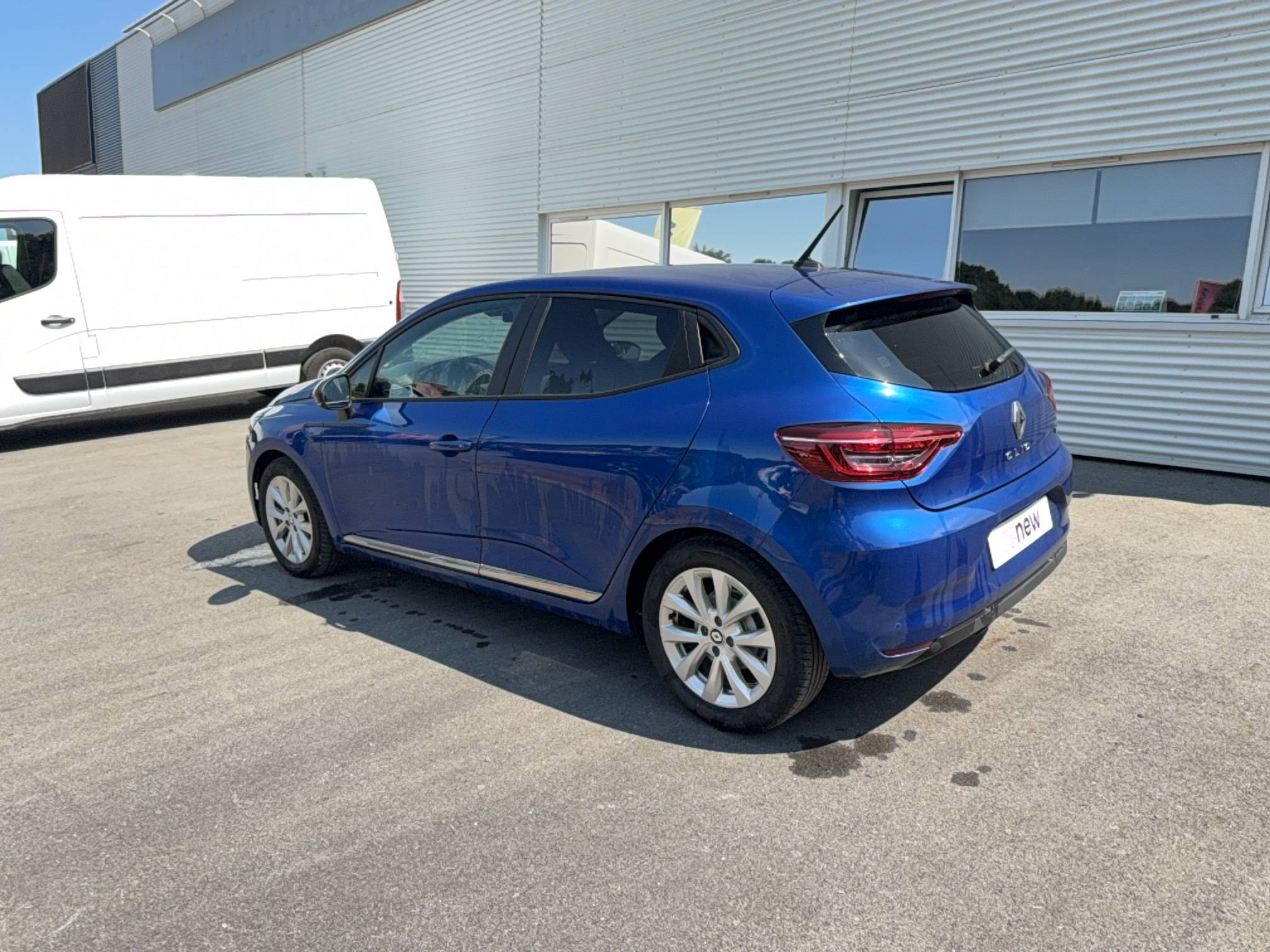 Vente en ligne Renault Clio 5 Clio E-Tech full hybrid 145 au prix de 15 990 €