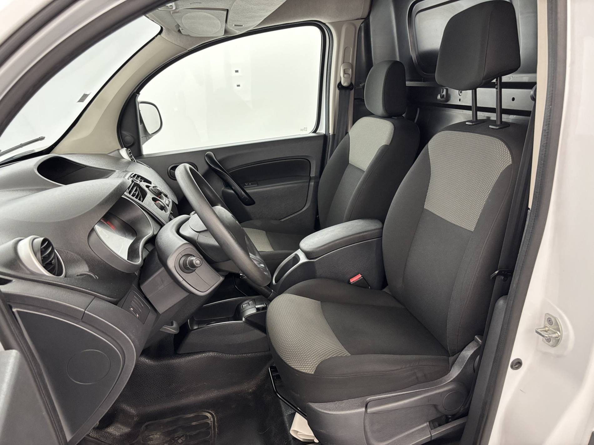 Vente en ligne Renault Kangoo Electrique KANGOO Z.E. 33 au prix de 11 990 €