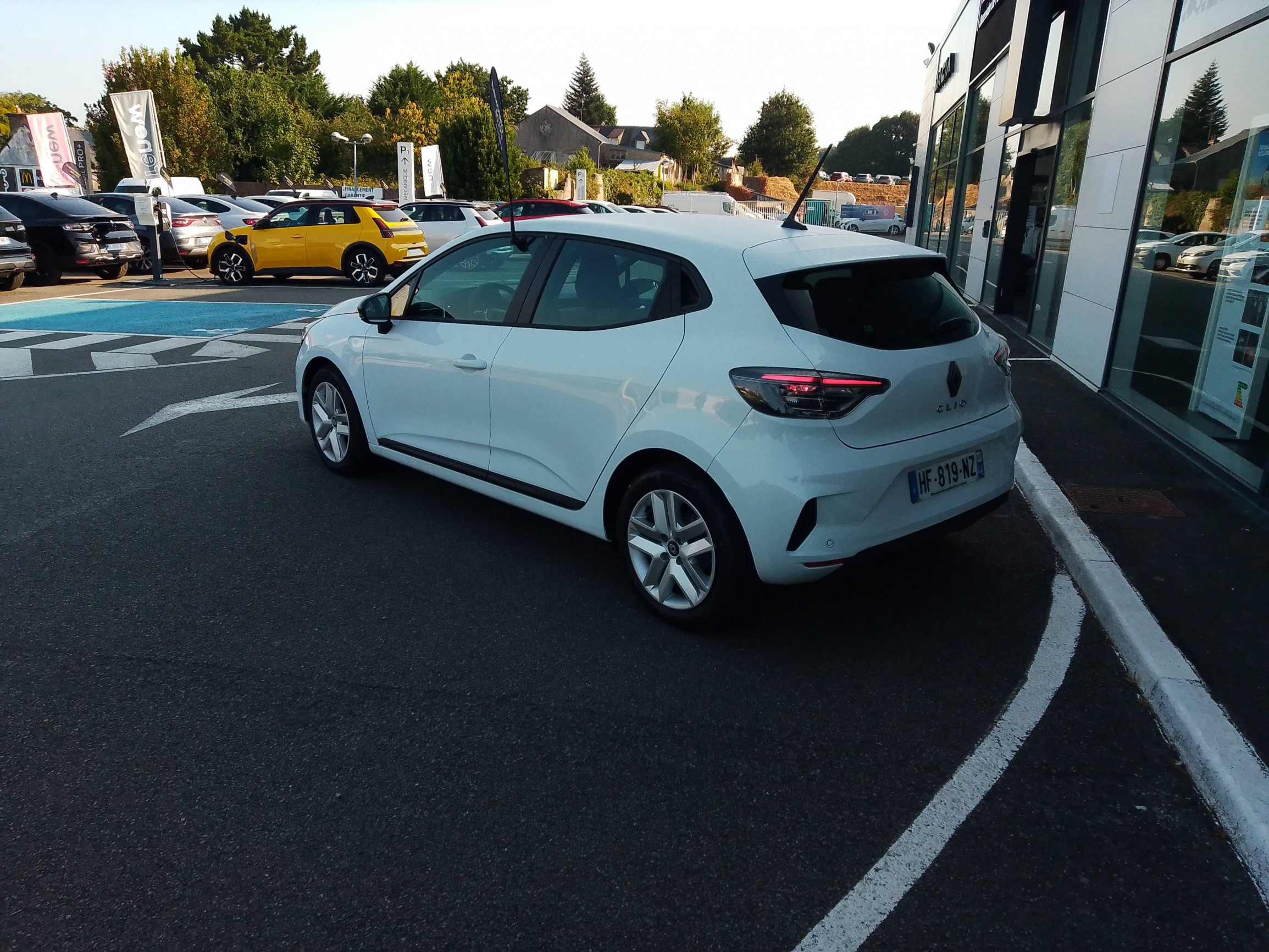 Vente en ligne Renault Clio 5 Clio TCe 90 ch GSR2 au prix de 15 990 €