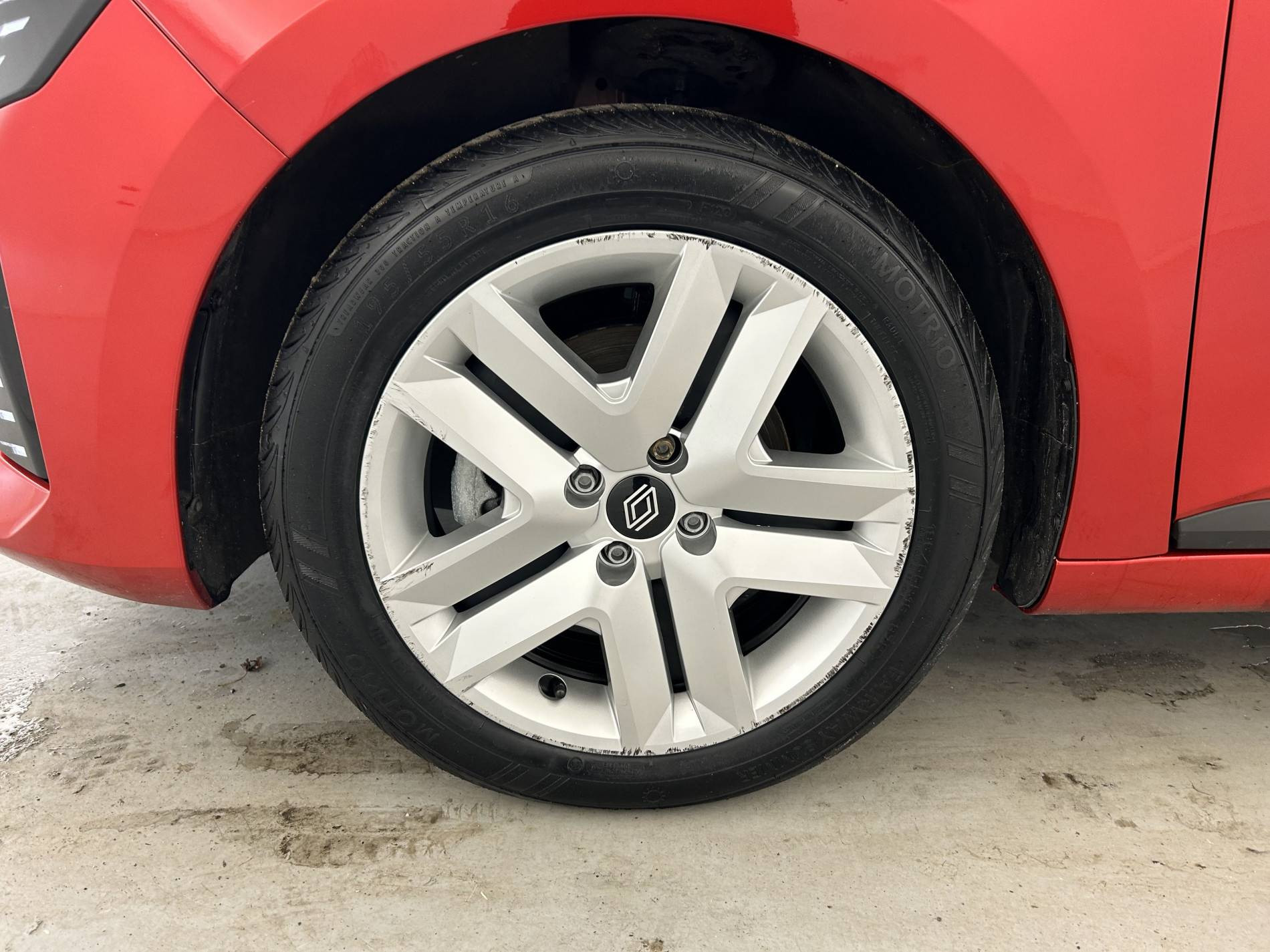 Vente en ligne Renault Clio 5 Clio E-Tech full hybrid 145 ch GSR2 au prix de 19 290 €