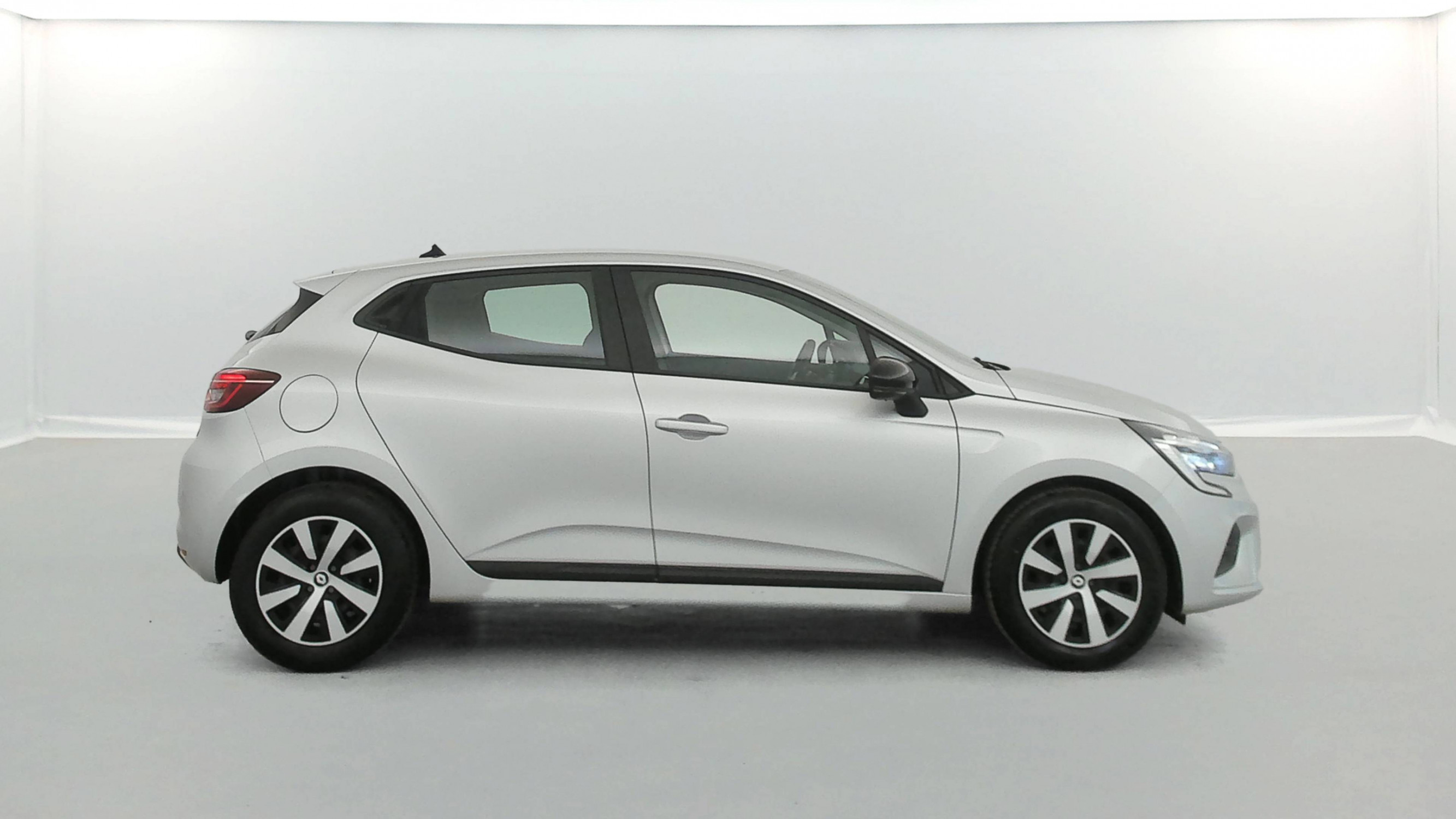 Vente en ligne Renault Clio 5 Clio TCe 90 au prix de 14 290 €