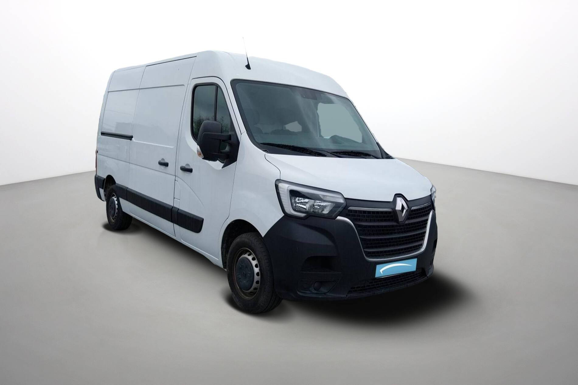 Vente en ligne Renault Master Fourgon MASTER FGN TRAC F3500 L2H2 BLUE DCI 135 au prix de 26 990 €