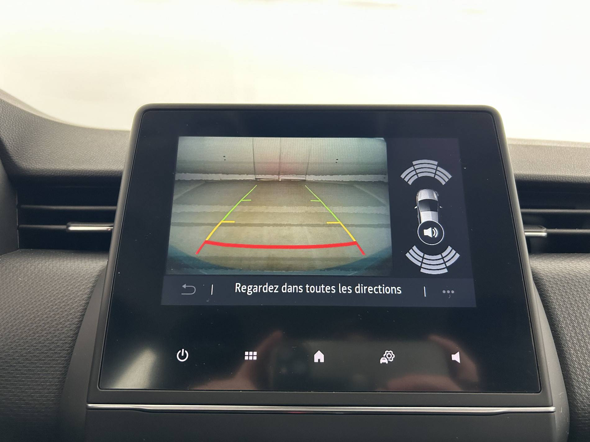 Vente en ligne Renault Clio 5 Clio E-Tech 140 - 21N au prix de 15 390 €