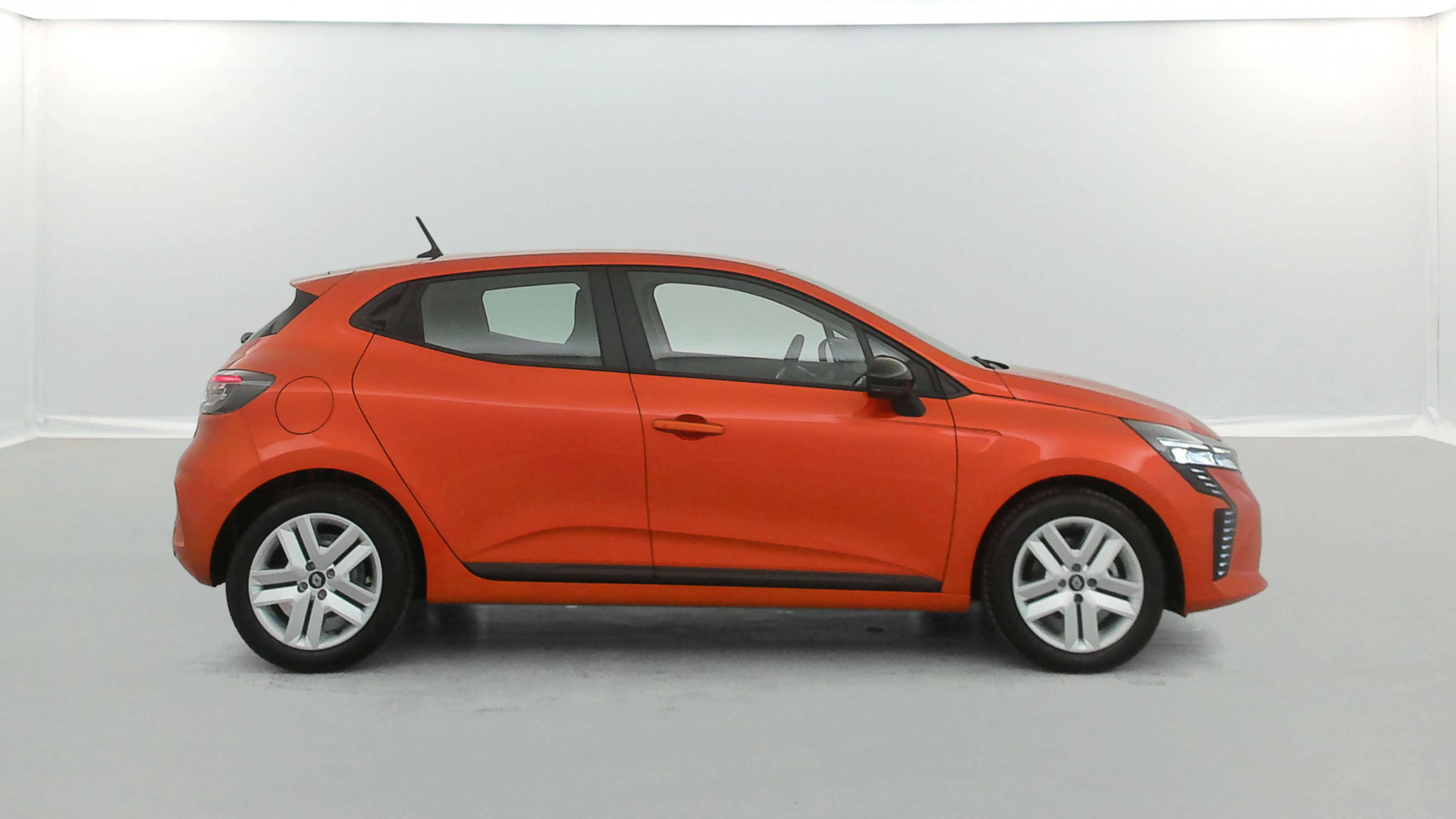 Vente en ligne Renault Clio 5 Clio Blue dCi 100 ch GSR2 au prix de 16 990 €