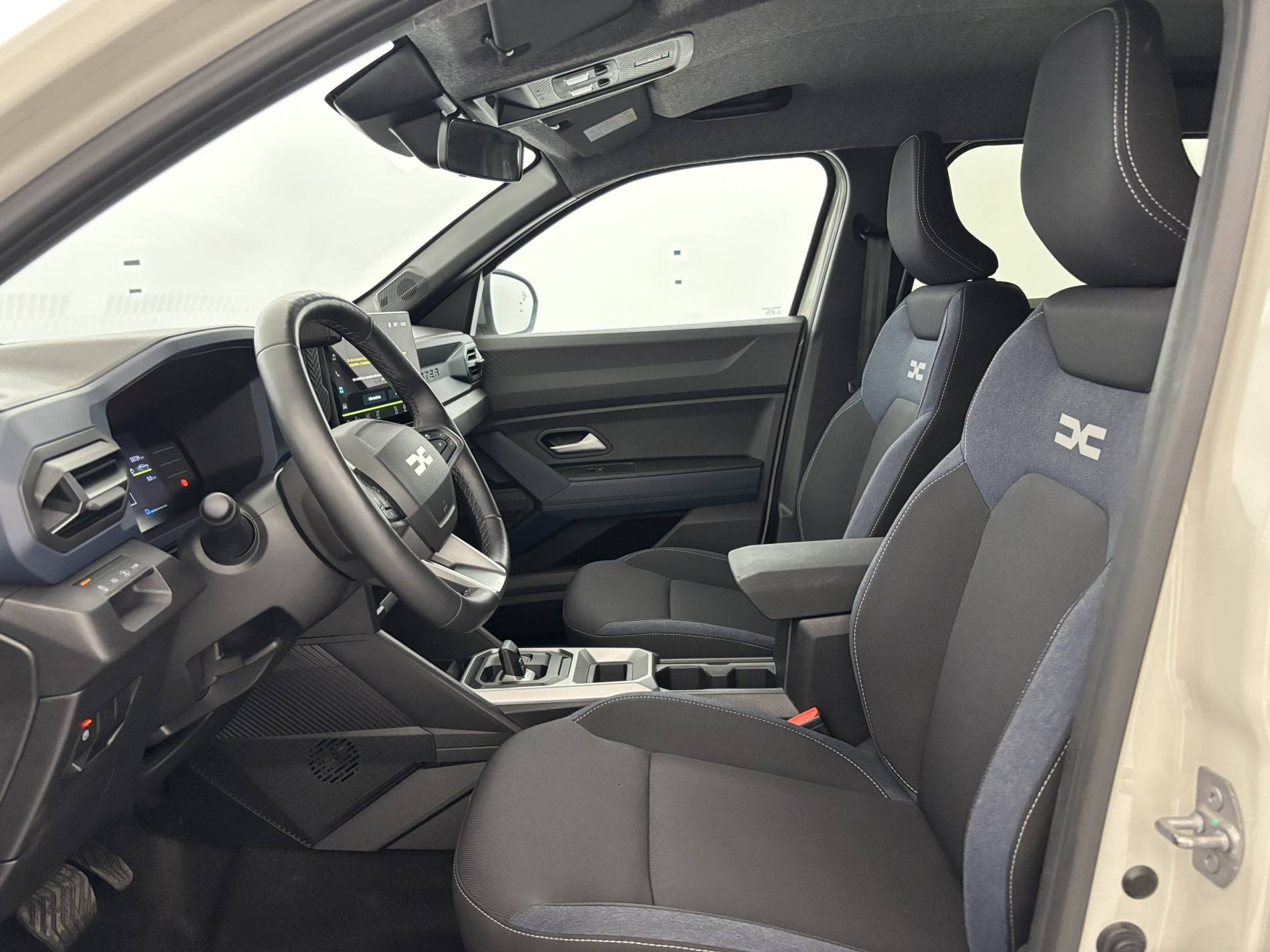 Vente en ligne Dacia Duster  Hybrid 140 au prix de 25 990 €