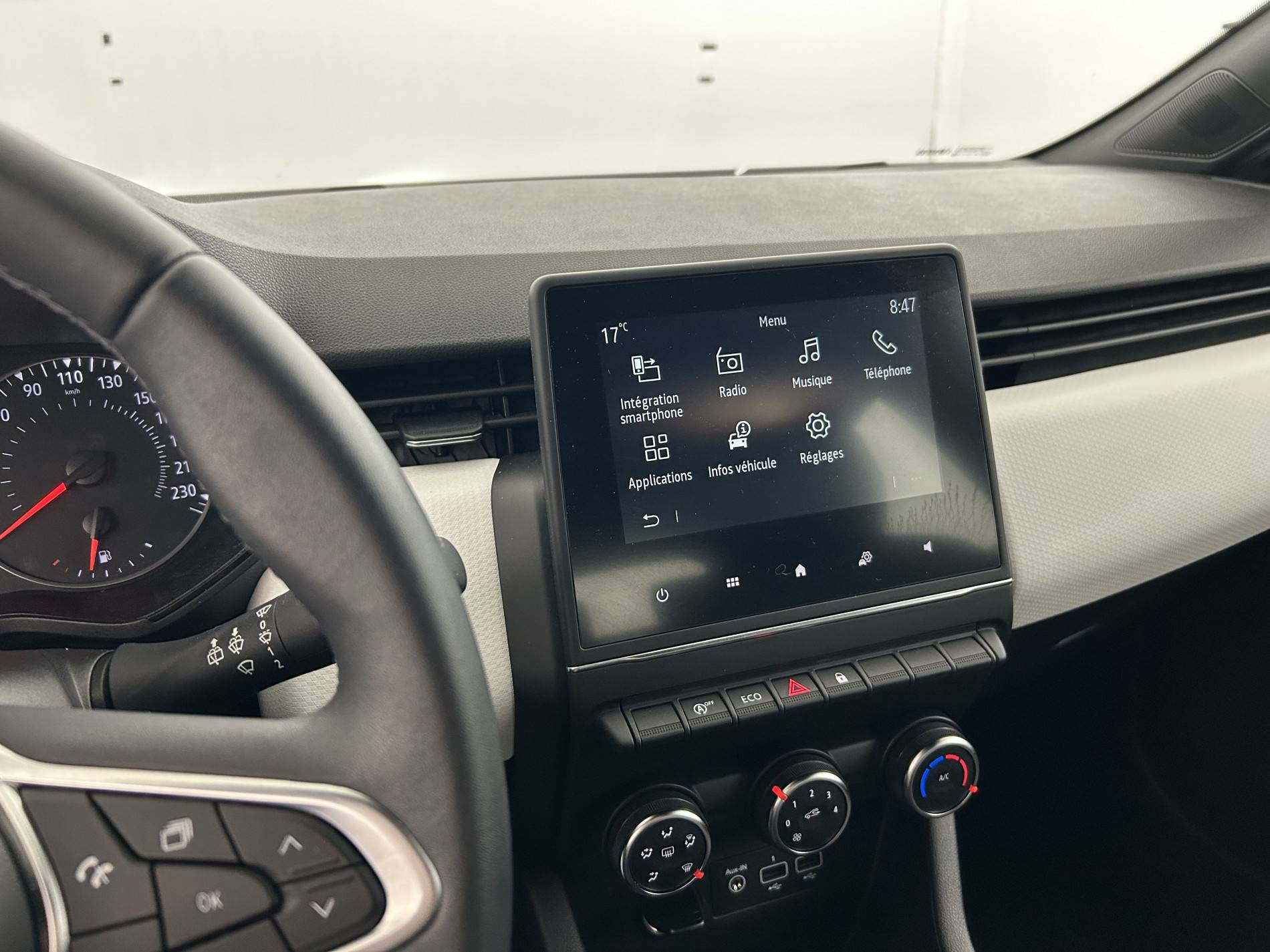 Vente en ligne Renault Clio 5 Clio TCe 90 - 21N au prix de 14 790 €