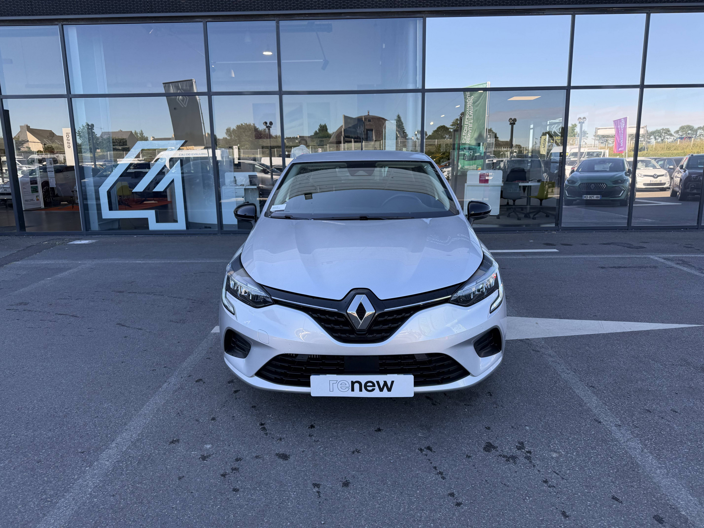 Vente en ligne Renault Clio 5 Clio TCe 90 au prix de 15 490 €