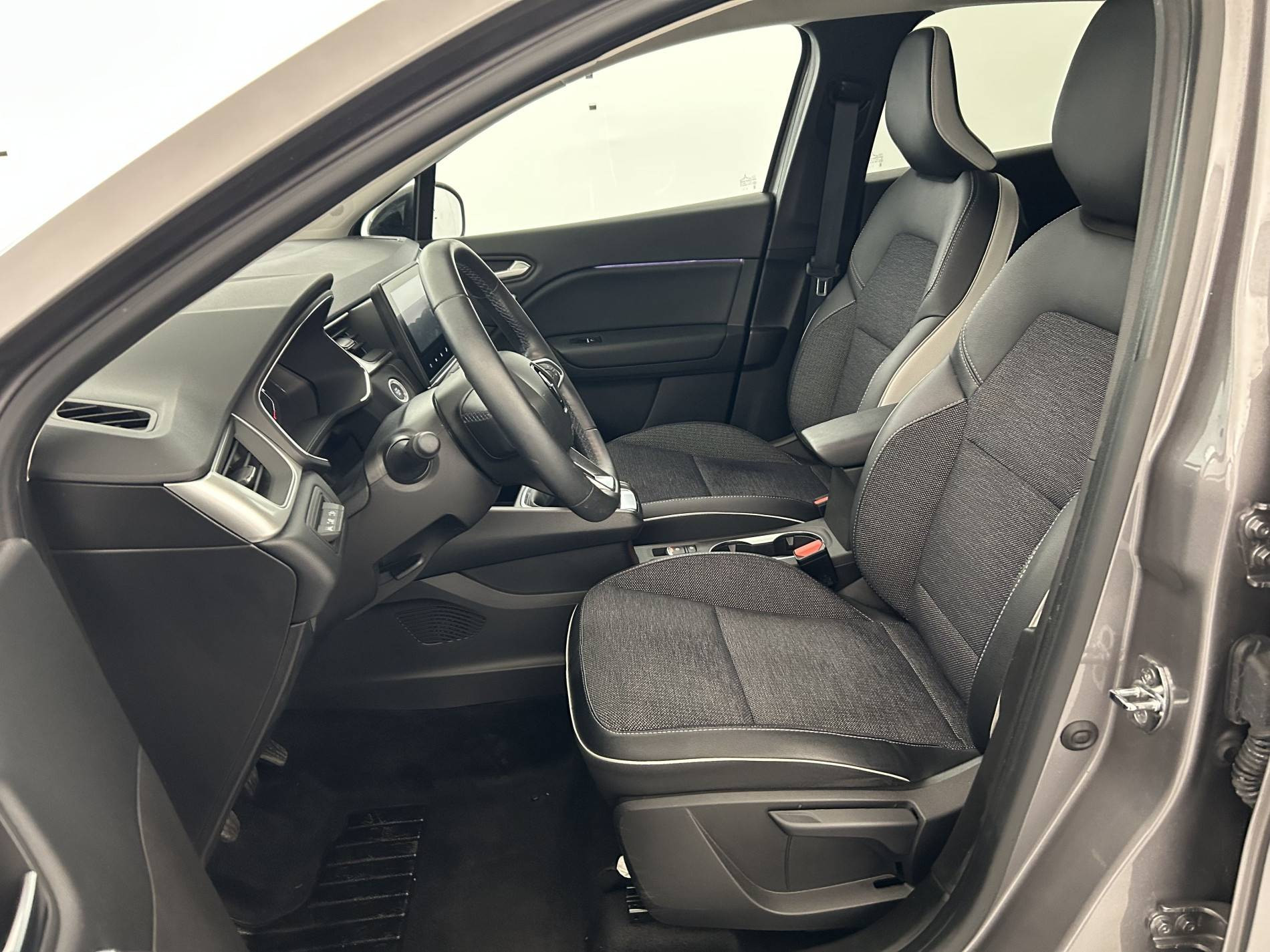 Vente en ligne Renault Captur  mild hybrid 140 au prix de 17 990 €