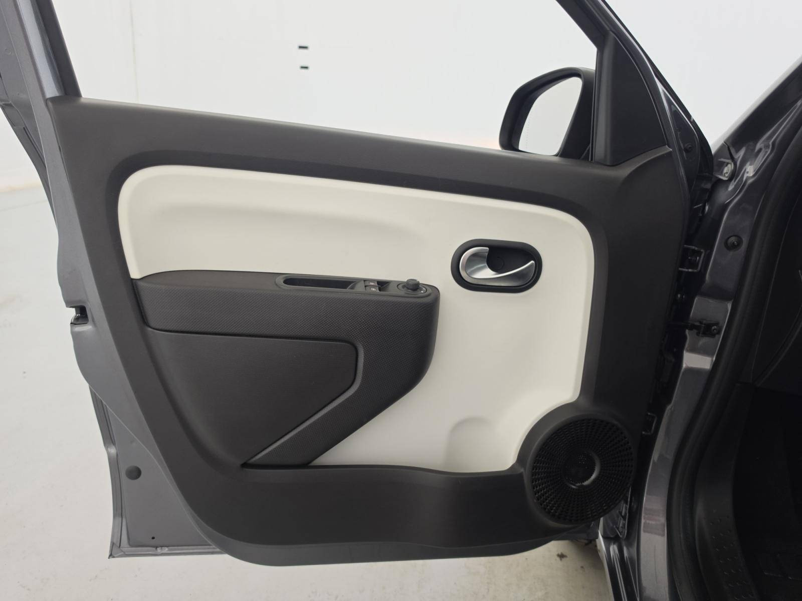 Vente en ligne Renault Twingo 3  SCe 65 - 21 au prix de 10 490 €