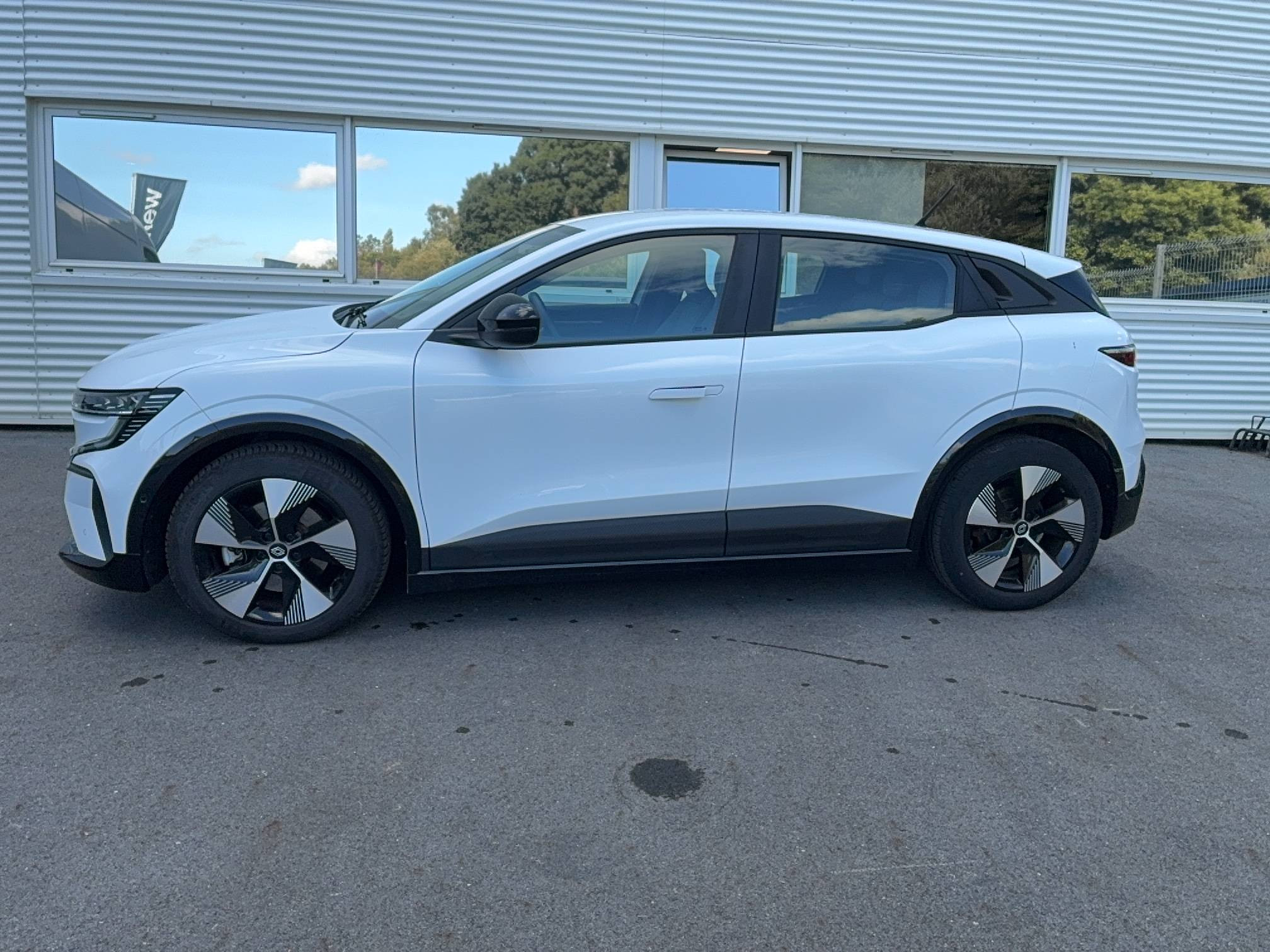 Vente en ligne Renault Megane E-Tech  EV40 130ch standard charge au prix de 20 990 €