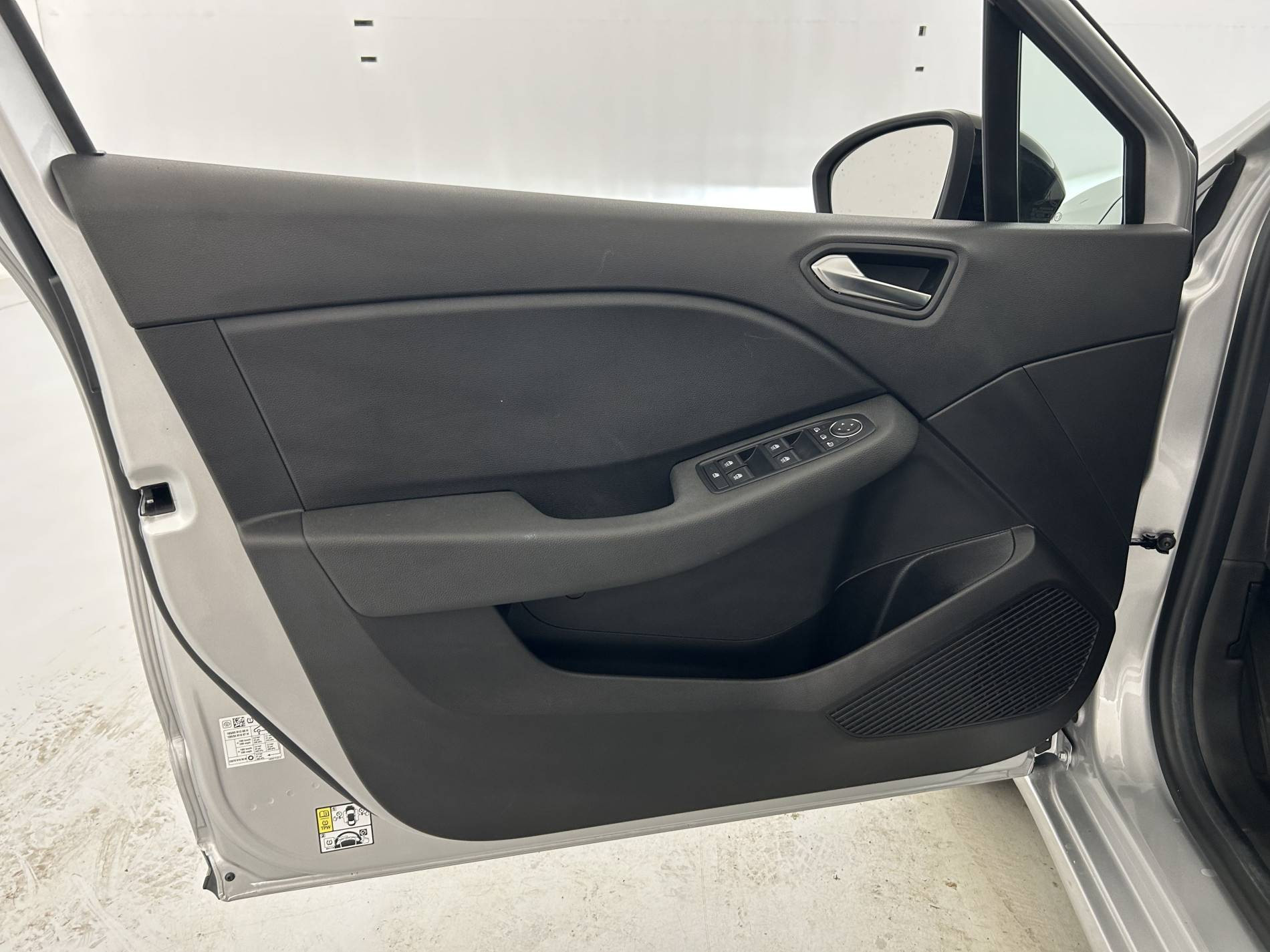 Vente en ligne Renault Clio 5 Clio E-Tech full hybrid 145 au prix de 17 490 €