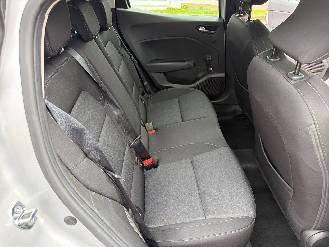 Vente en ligne Renault Clio 5 Clio E-Tech 140 - 21 au prix de 13 490 €