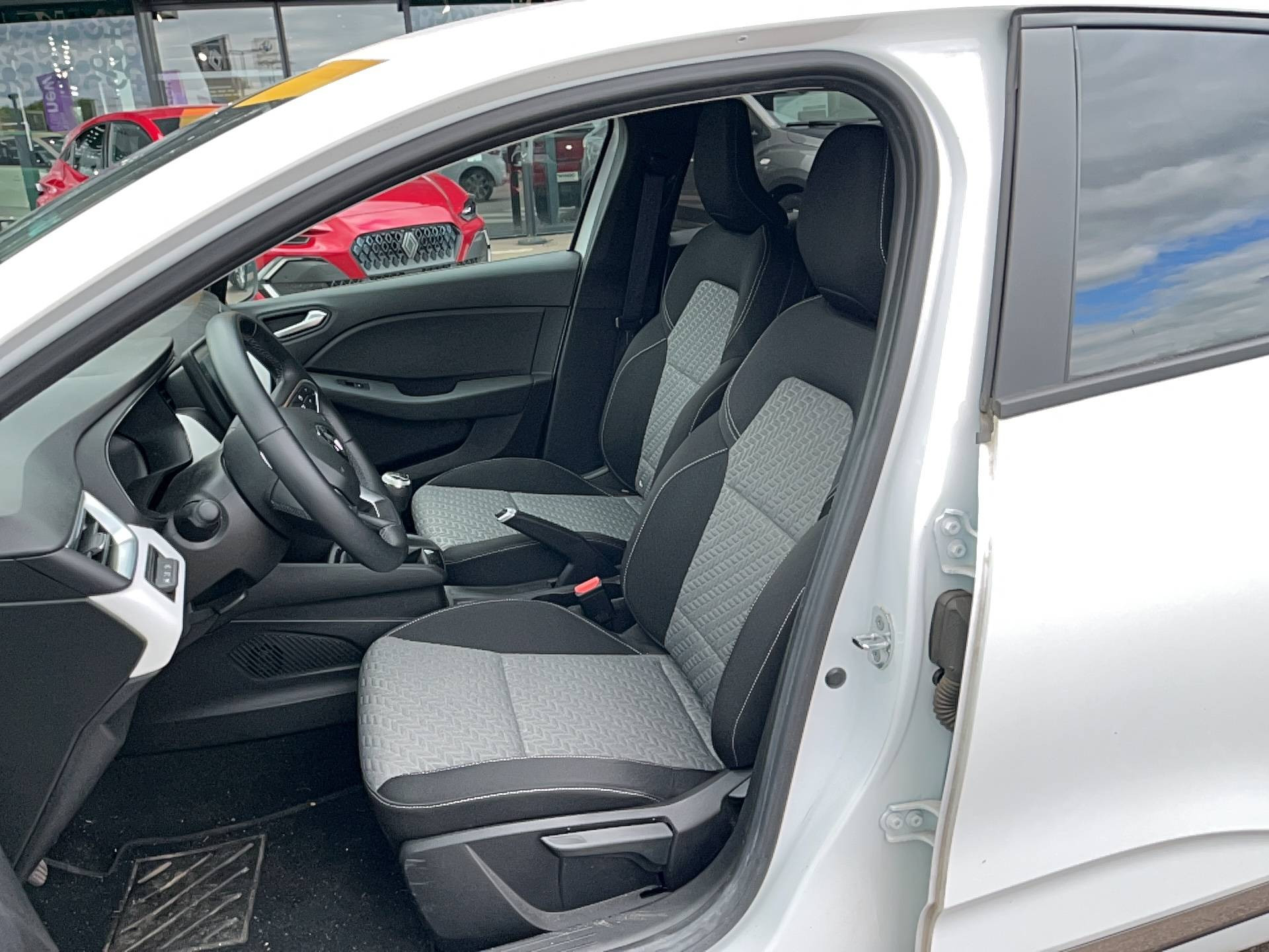 Vente en ligne Renault Clio 5 Clio Blue dCi 100 au prix de 16 991 €