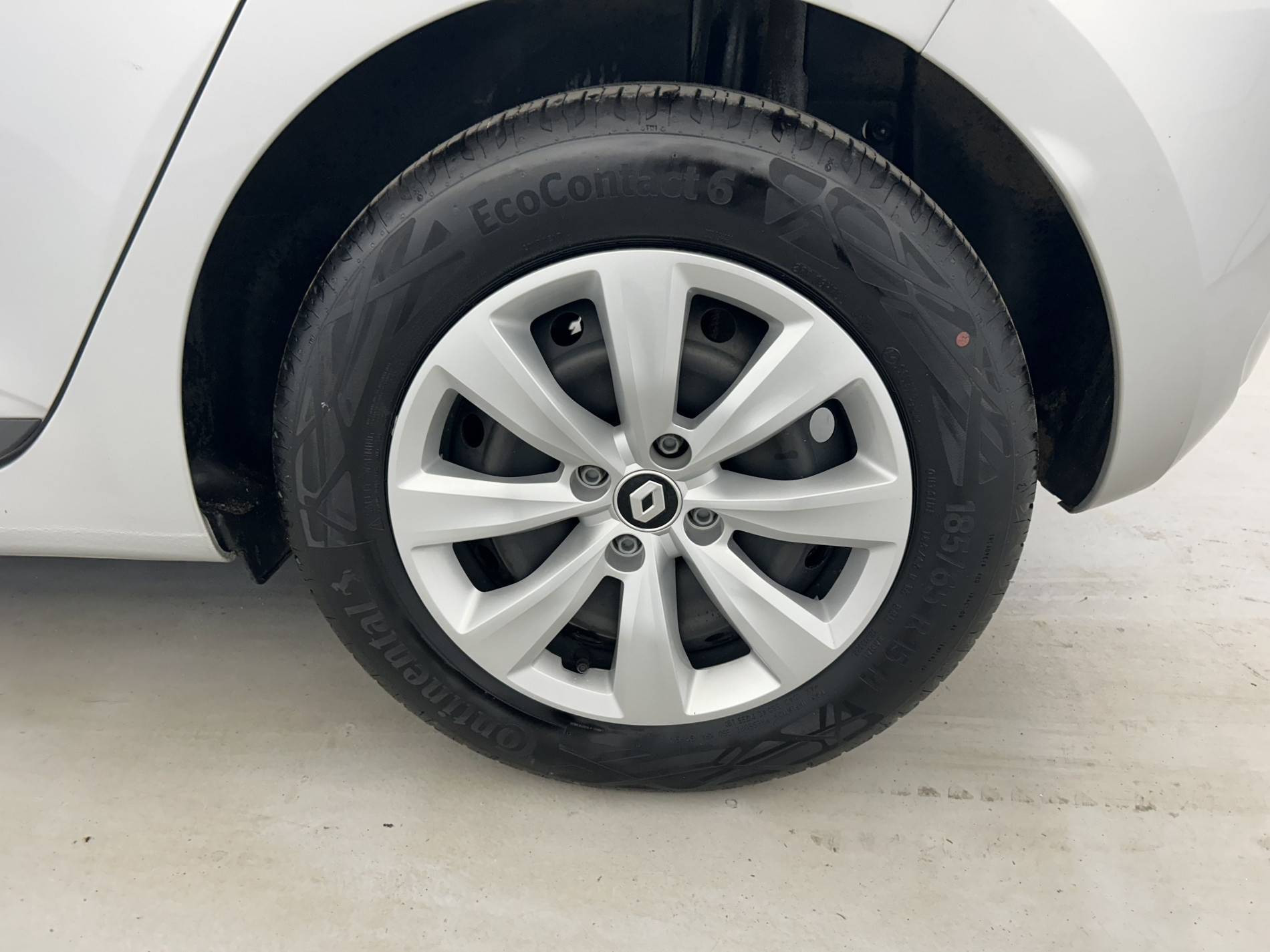 Vente en ligne Renault Clio 5 Clio SCe 65 au prix de 12 590 €