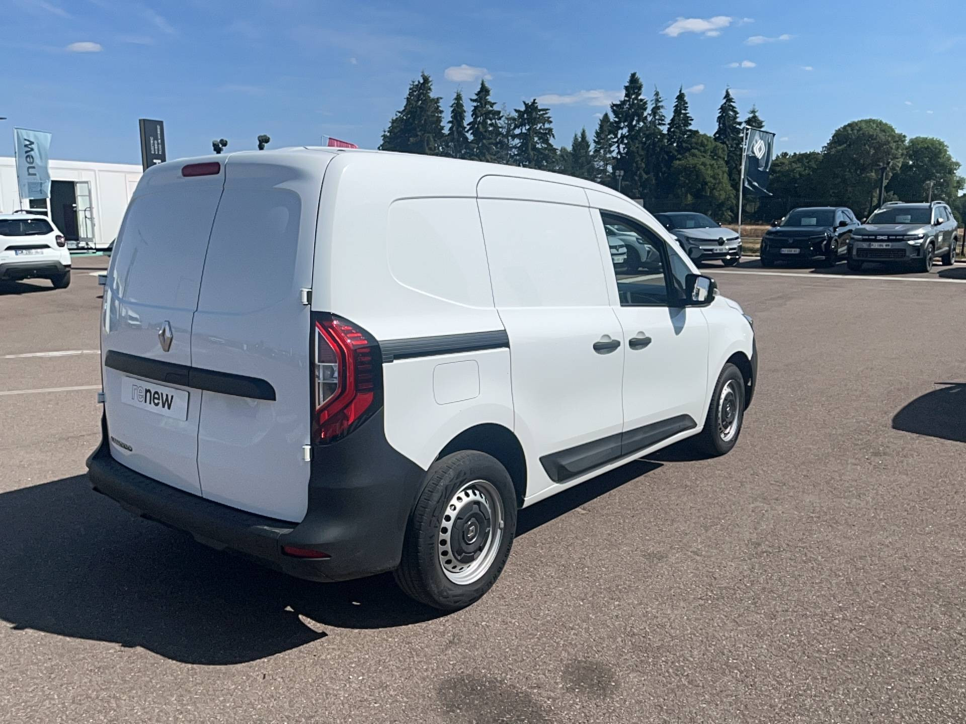 Vente en ligne Renault Kangoo Van  BLUE DCI 95 EDC au prix de 17 991 €