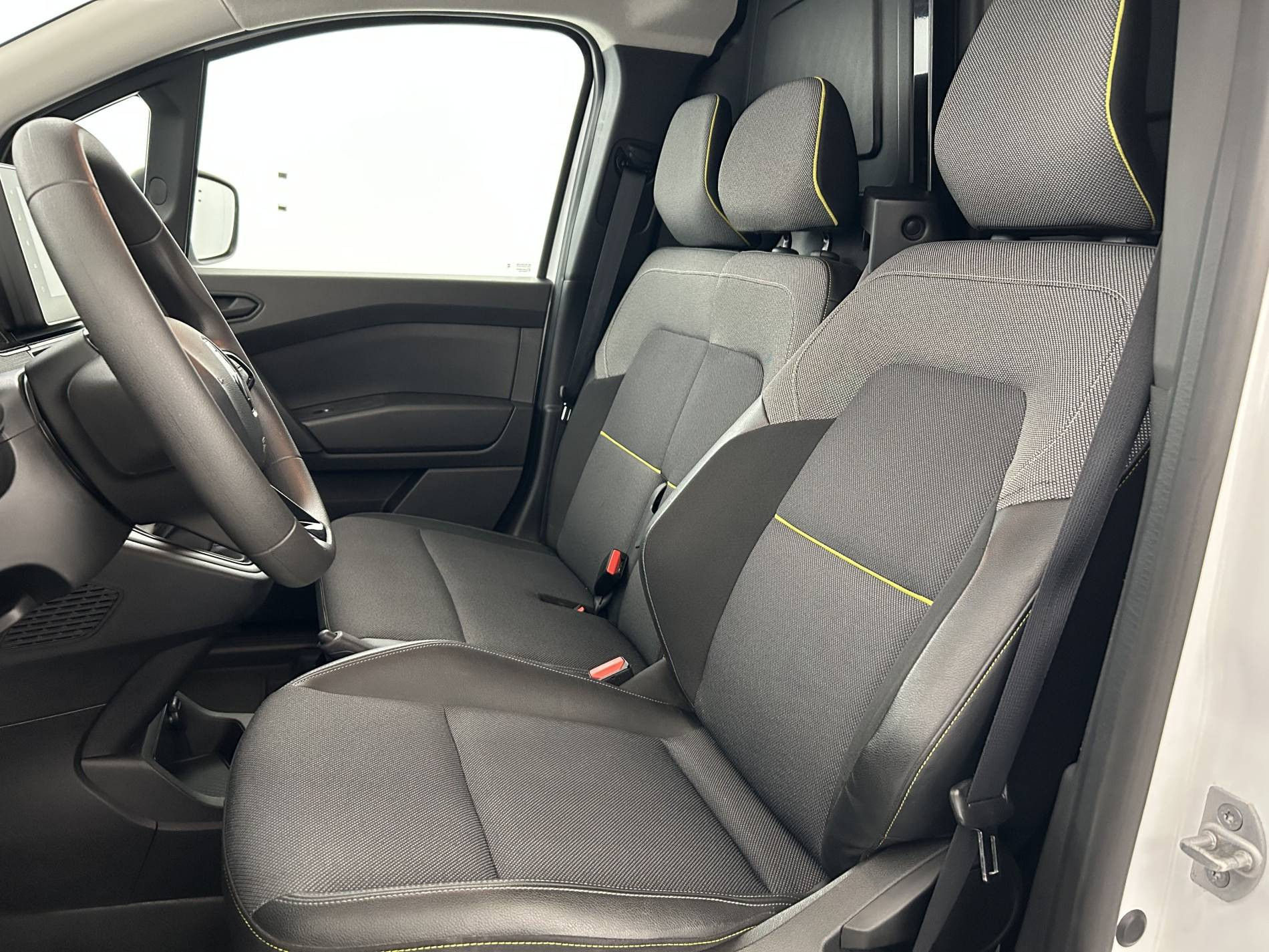 Vente en ligne Renault Kangoo Van  BLUE DCI 95 au prix de 18 590 €