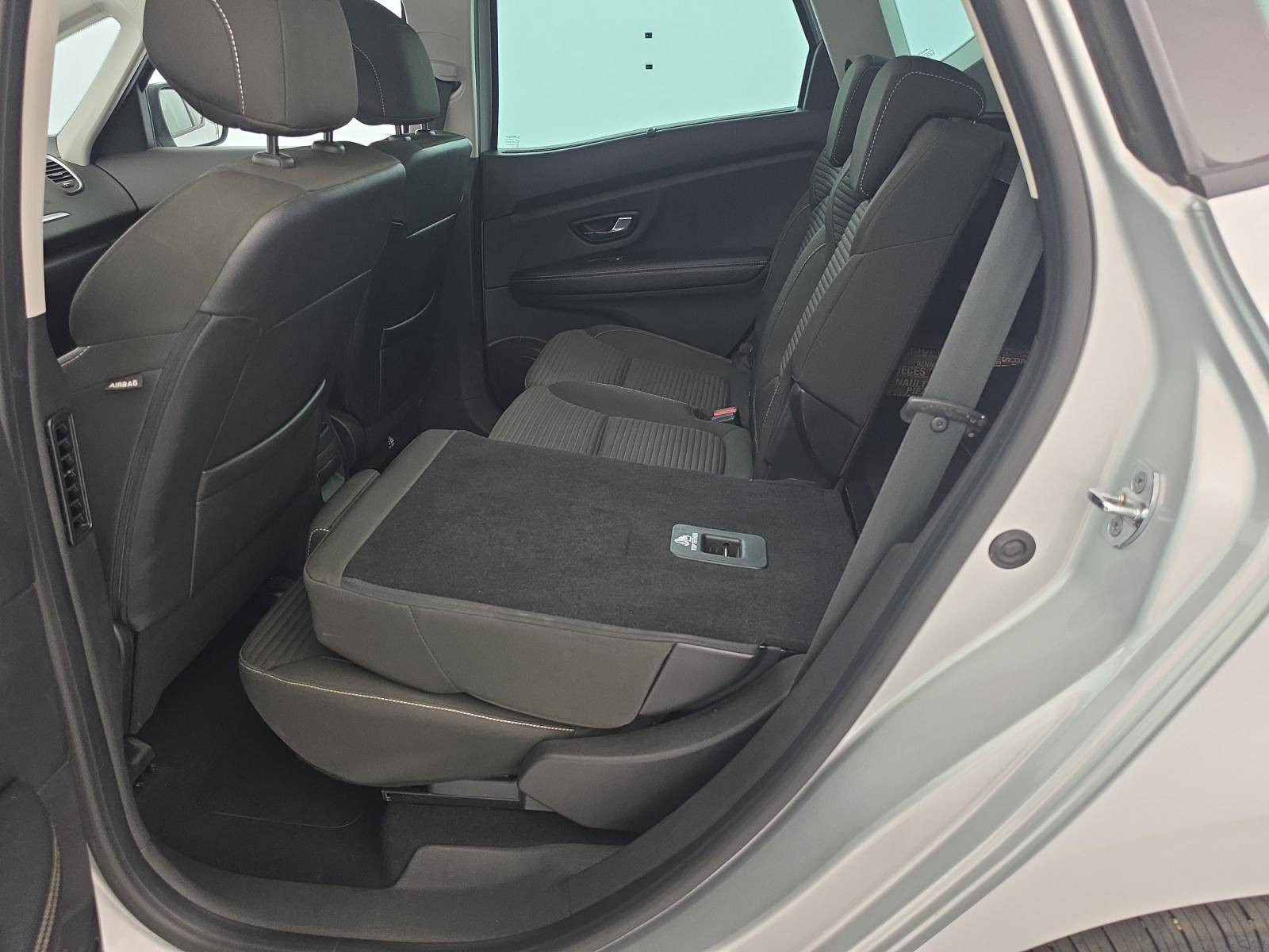 Vente en ligne Renault Scenic 4 Scenic TCe 140 au prix de 18 790 €