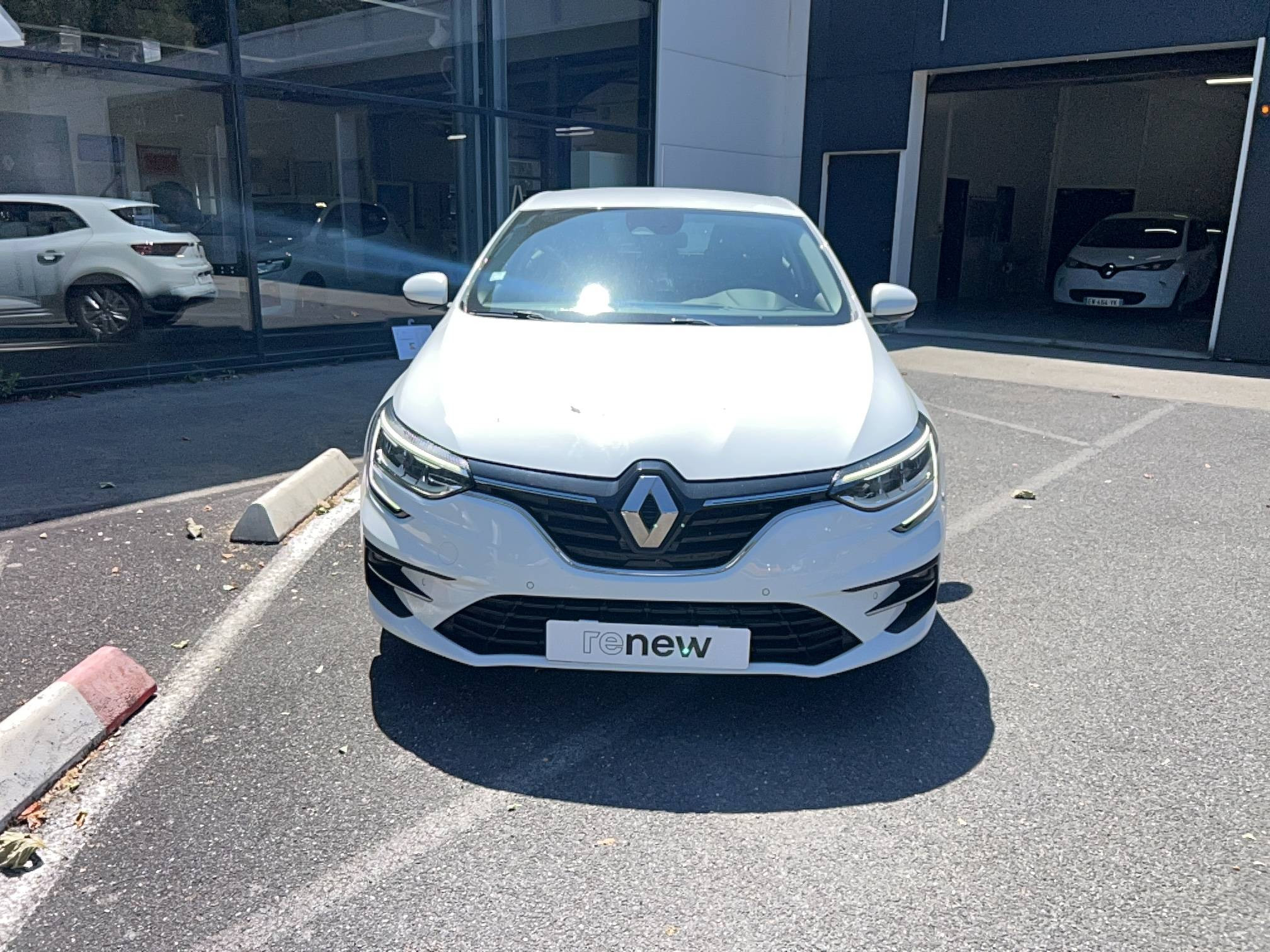 Vente en ligne Renault Megane 4 Mégane IV Berline Blue dCi 115 au prix de 14 290 €