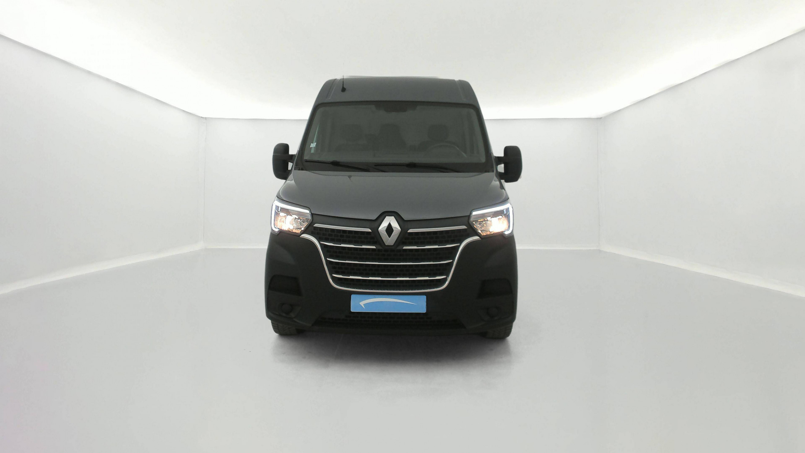 Vente en ligne Renault Master Fourgon MASTER FGN TRAC F3500 L2H2 DCI 135 au prix de 18 999 €