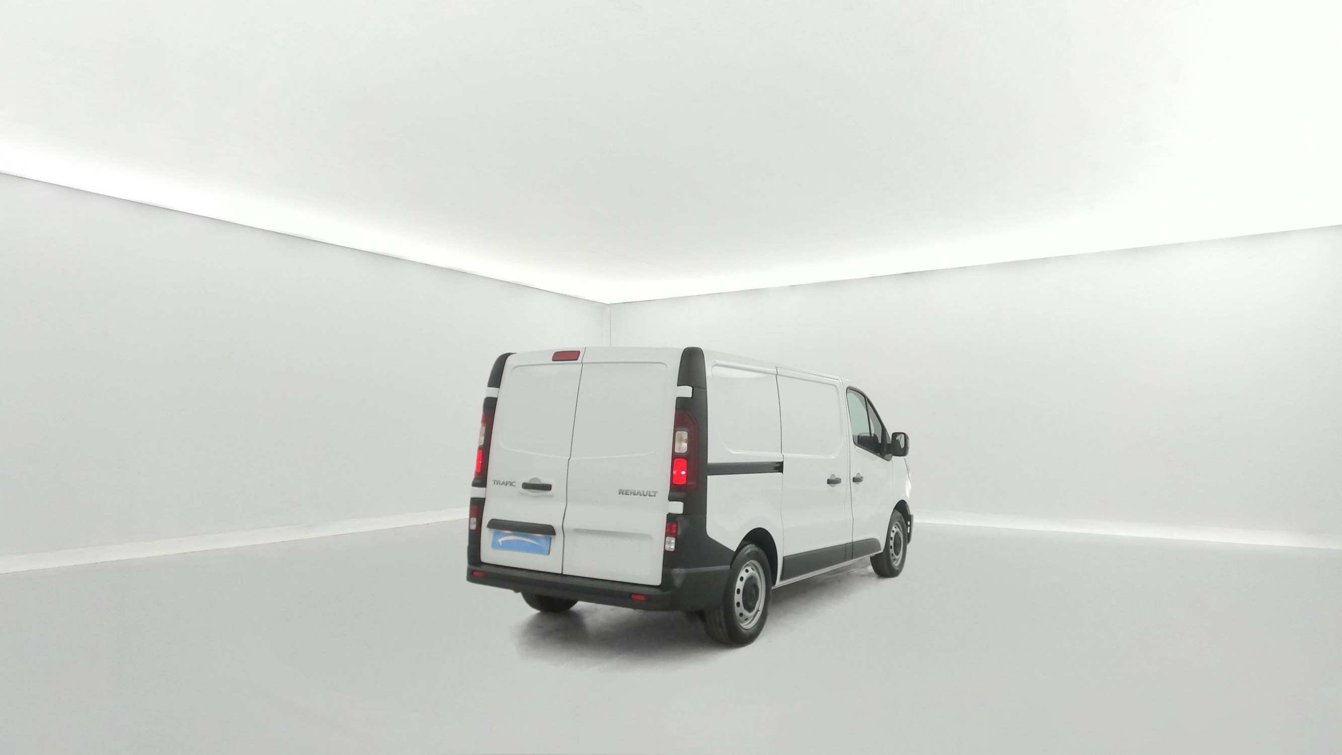 Vente en ligne Renault Trafic 3 Fourgon TRAFIC FG BLUE DCI 130 L1H1 3T GSR2 au prix de 24 590 €