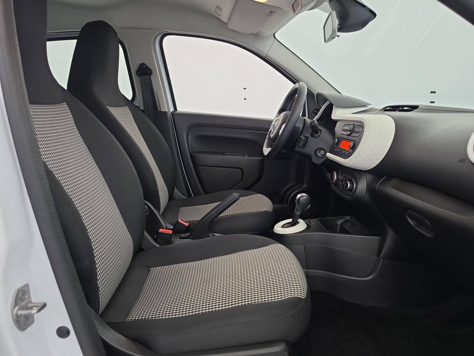 Vente en ligne Renault Twingo Electrique Twingo III E-Tech au prix de 11 490 €