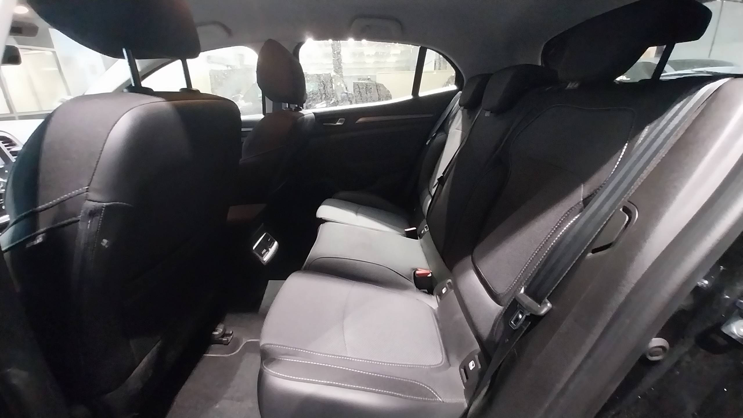 Vente en ligne Renault Megane 4  Blue dCi 115 au prix de 16 990 €