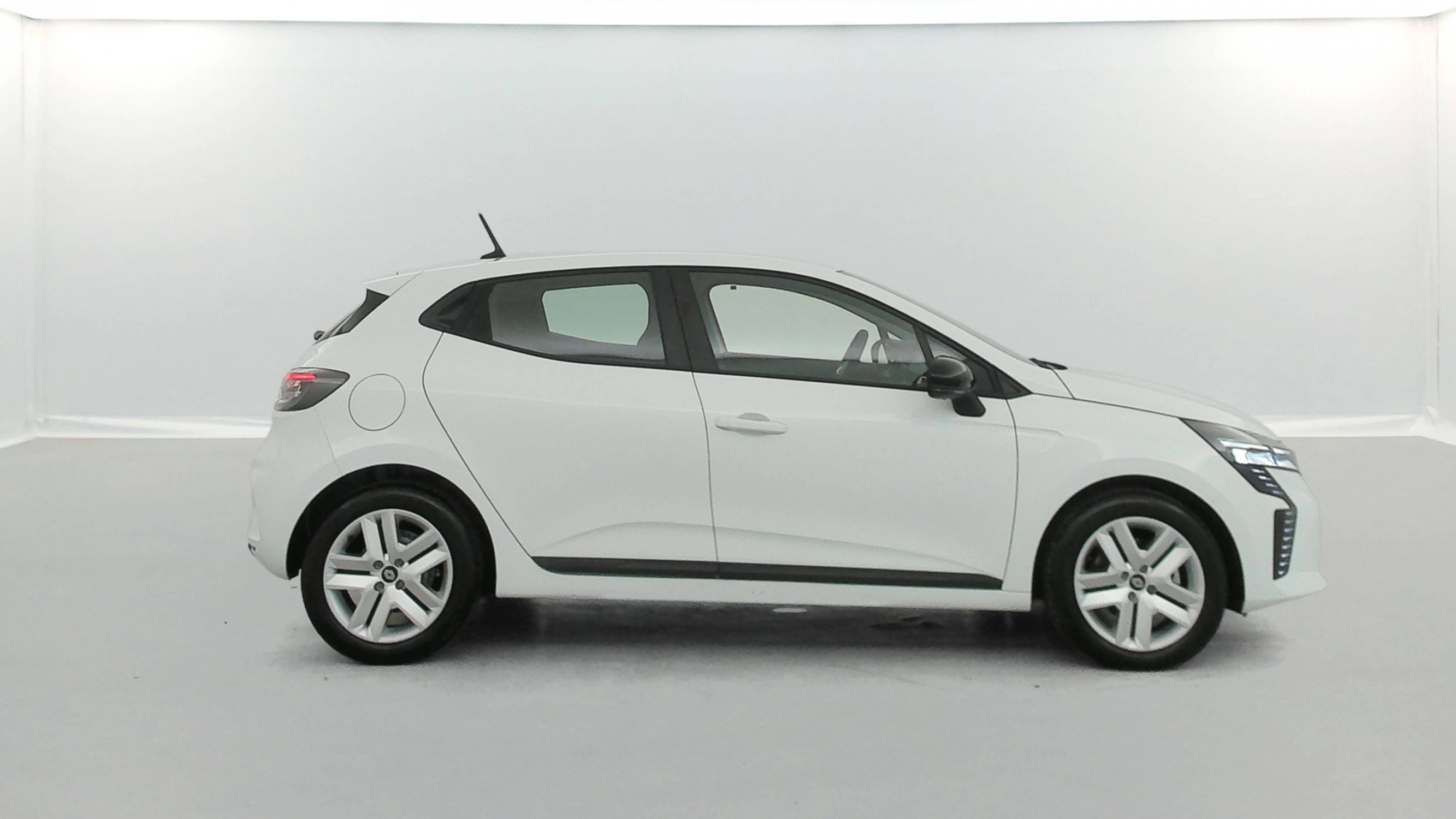 Vente en ligne Renault Clio 5 Clio Blue dCi 100 ch GSR2 au prix de 18 791 €