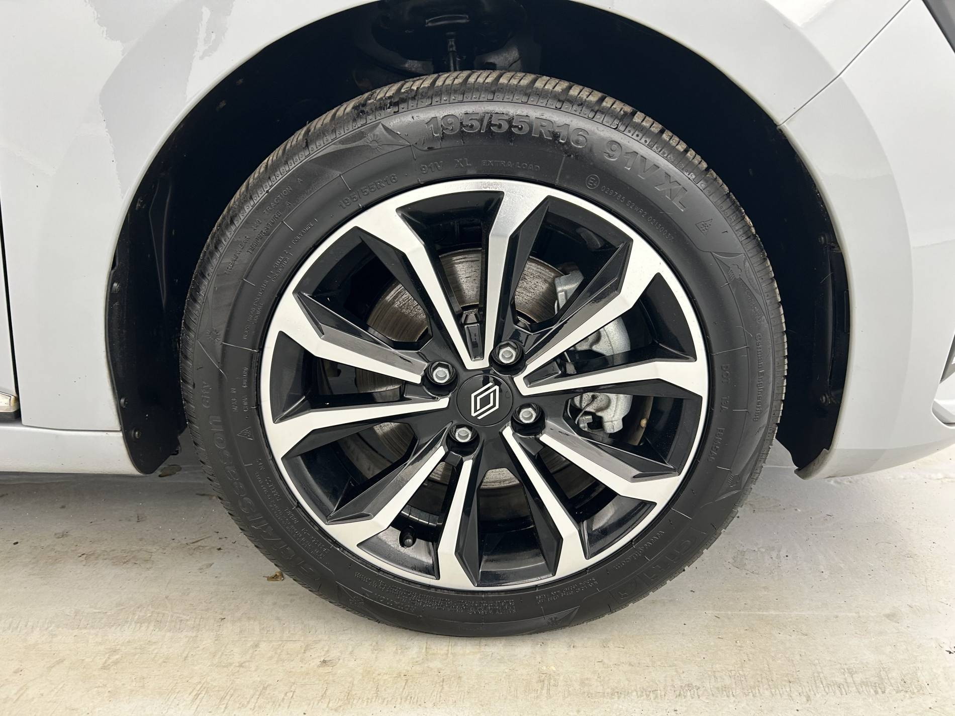 Vente en ligne Renault Clio 5 Clio E-Tech full hybrid 145 au prix de 18 700 €