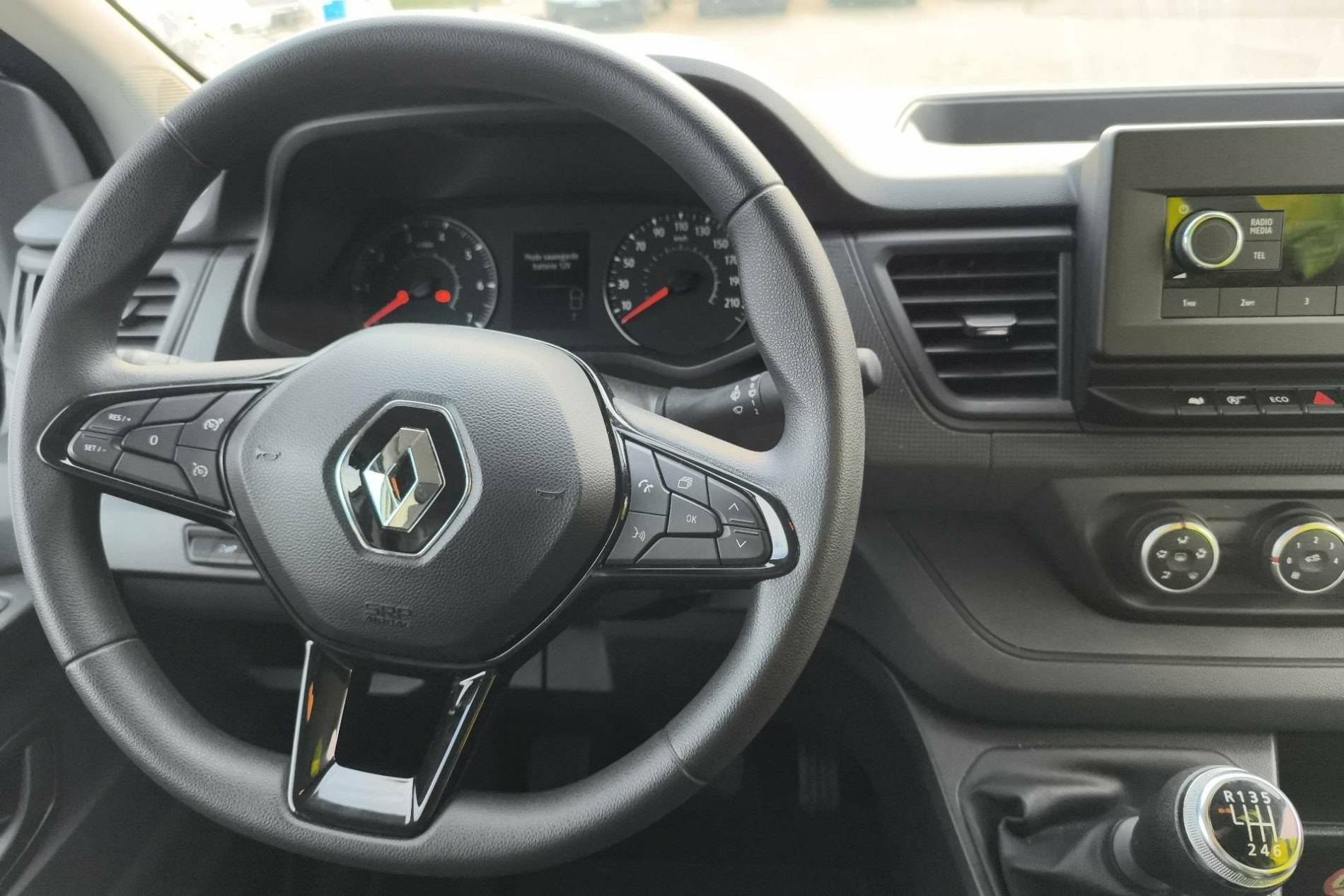 Vente en ligne Renault Trafic 3 Fourgon TRAFIC FGN L2H1 3000 KG BLUE DCI 130 au prix de 23 990 €