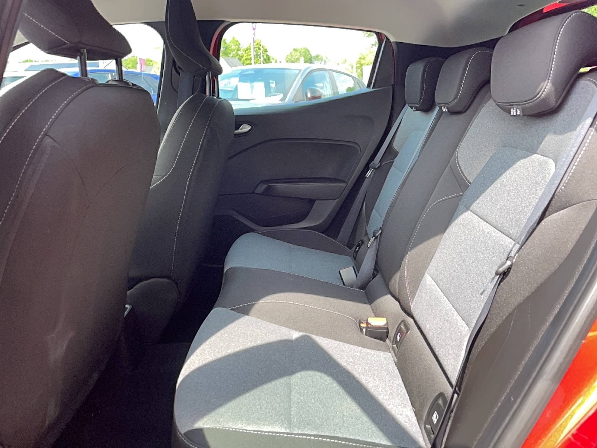 Vente en ligne Renault Clio 5 Clio TCe 90 au prix de 15 990 €