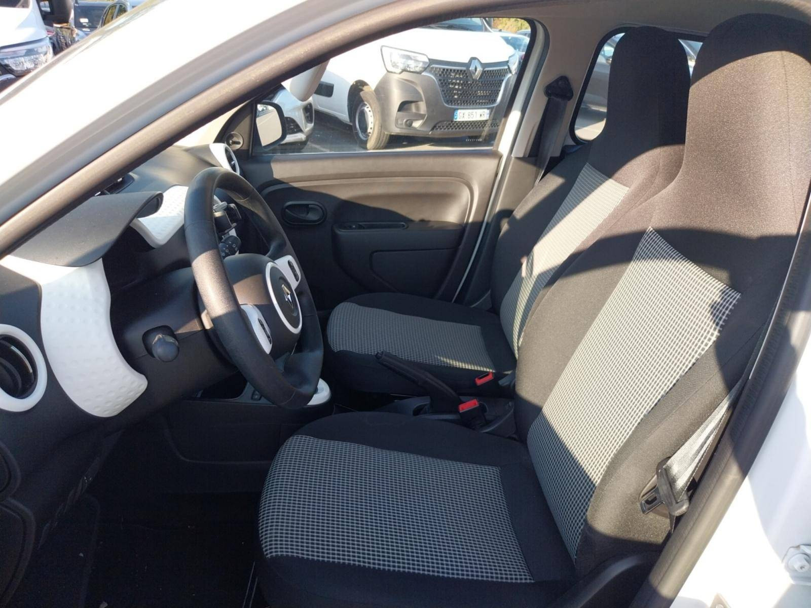 Vente en ligne Renault Twingo Electrique Twingo III E-Tech au prix de 11 990 €