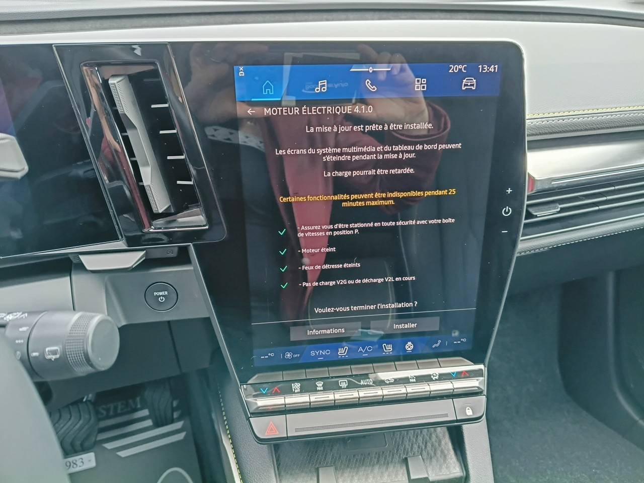 Vente en ligne Renault Scenic E-Tech Scenic E-Tech électrique 220 ch grande autonomie au prix de 40 990 €