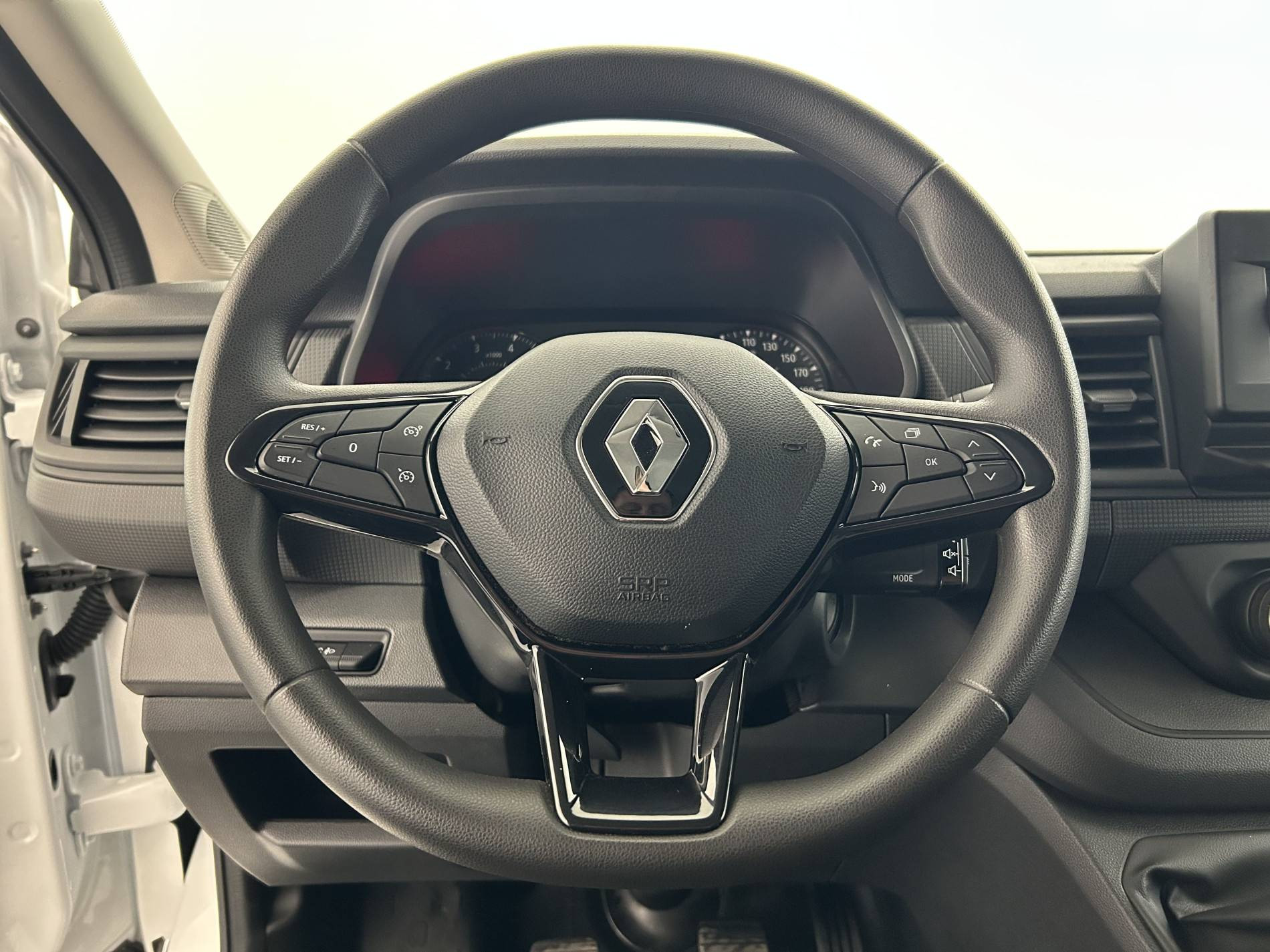 Vente en ligne Renault Trafic 3 Fourgon TRAFIC FG BLUE DCI 130 L1H1 3T GSR2 au prix de 24 390 €