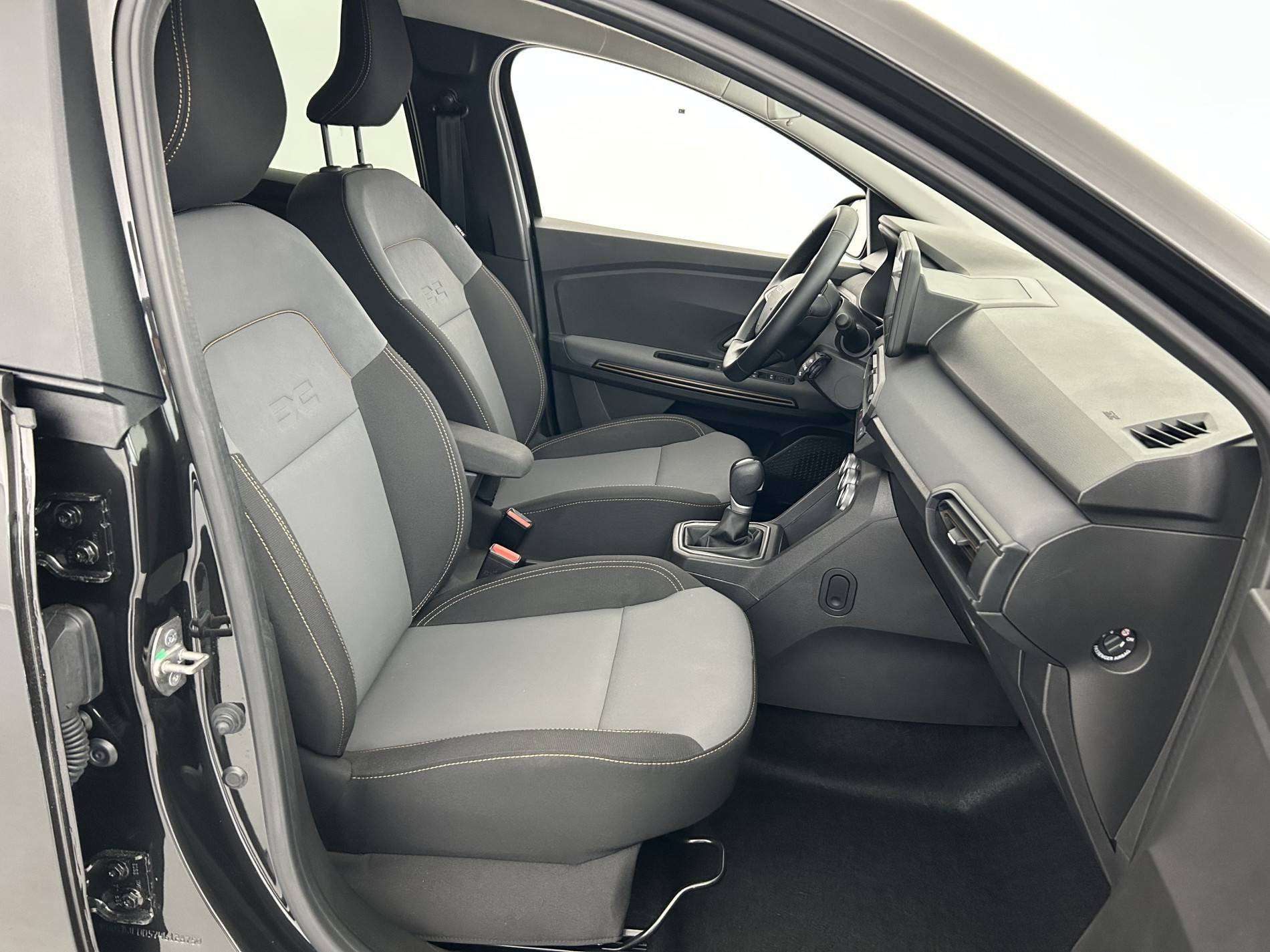 Vente en ligne Dacia Jogger  Hybrid 140 7 places GSR2 au prix de 23 490 €