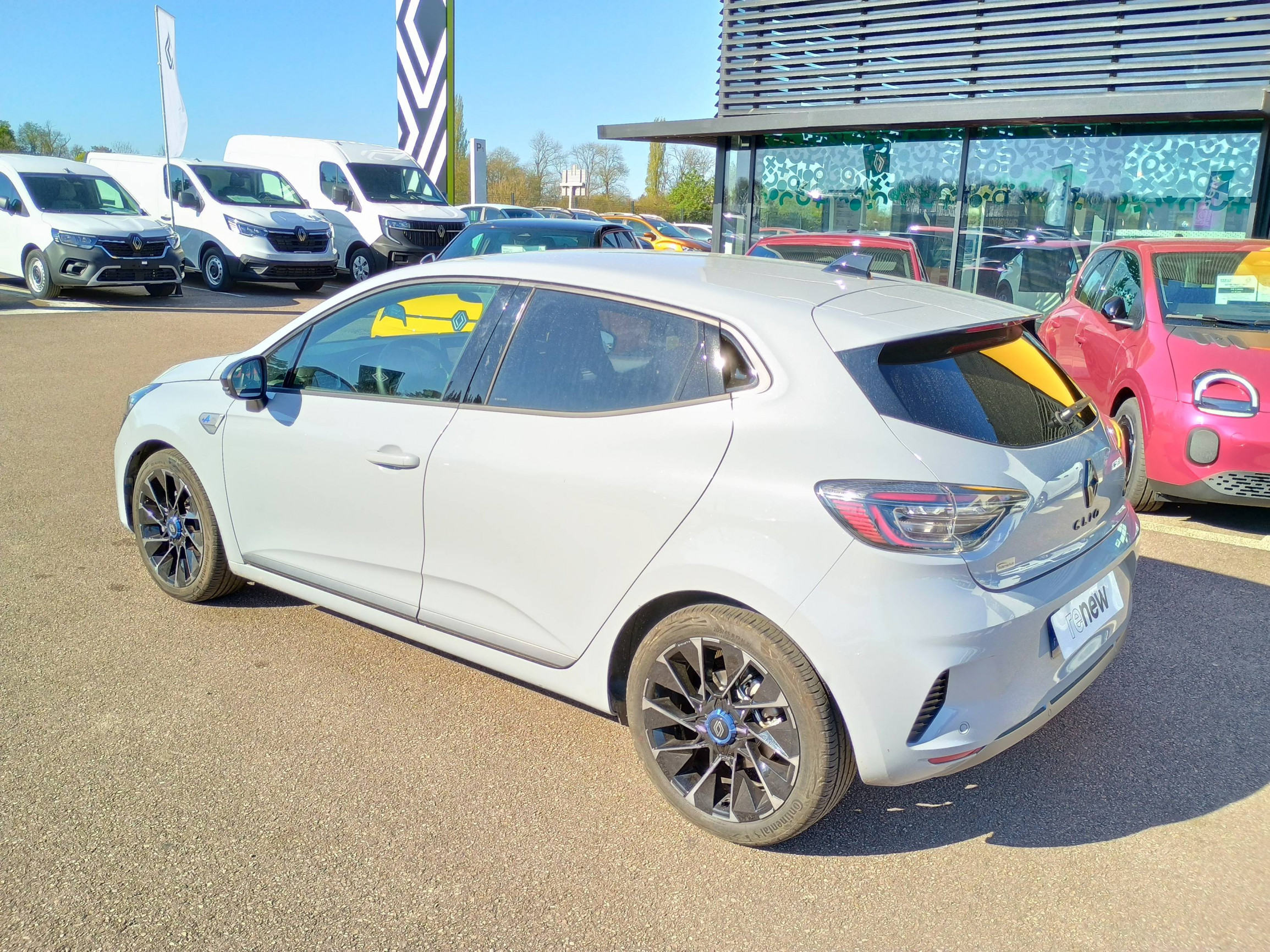 Vente en ligne Renault Clio 5 Clio E-Tech full hybrid 145 ch GSR2 au prix de 22 374 €