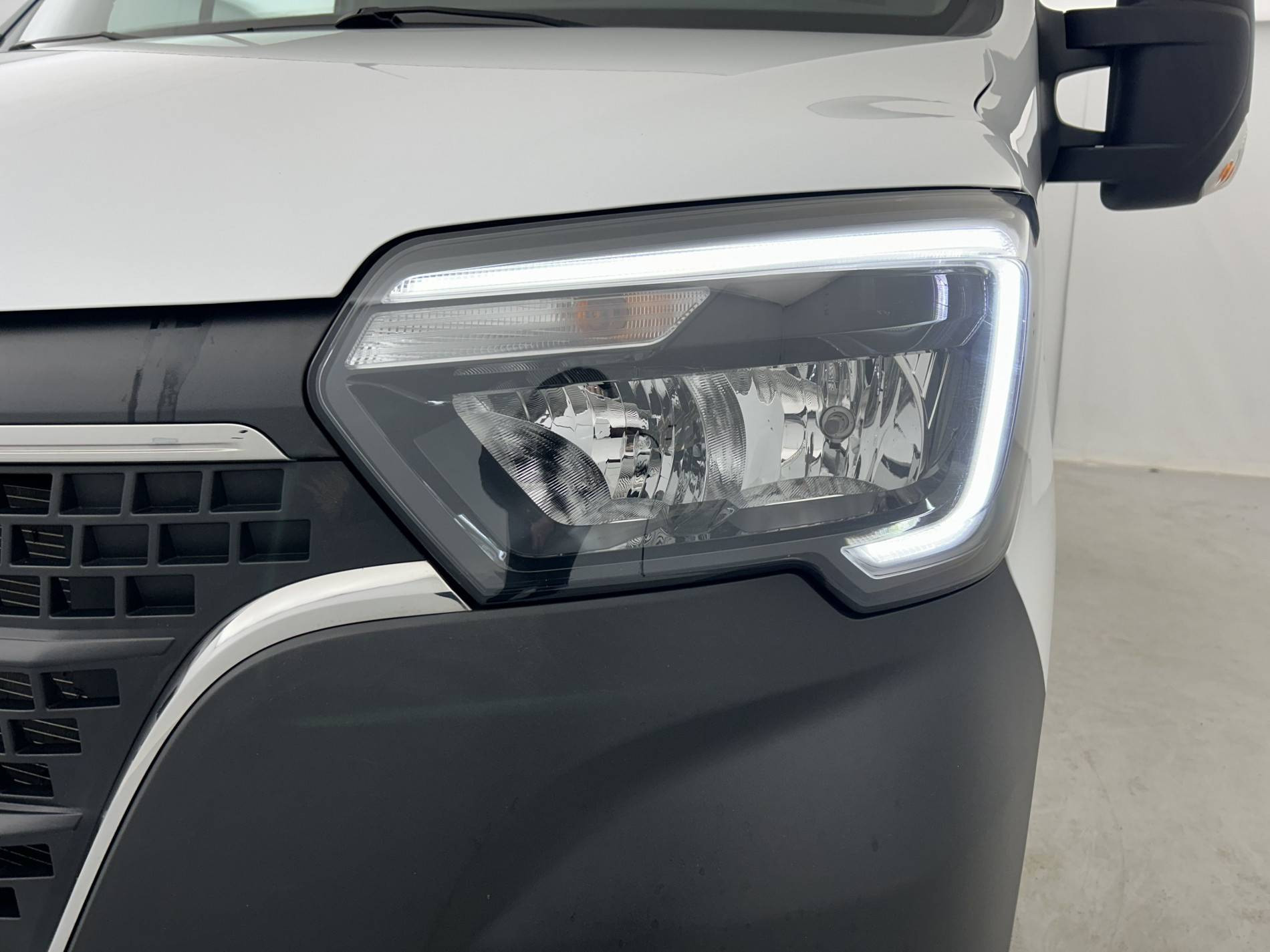 Vente en ligne Renault Master Fourgon MASTER FGN TRAC F3500 L2H2 BLUE DCI 135 au prix de 24 990 €