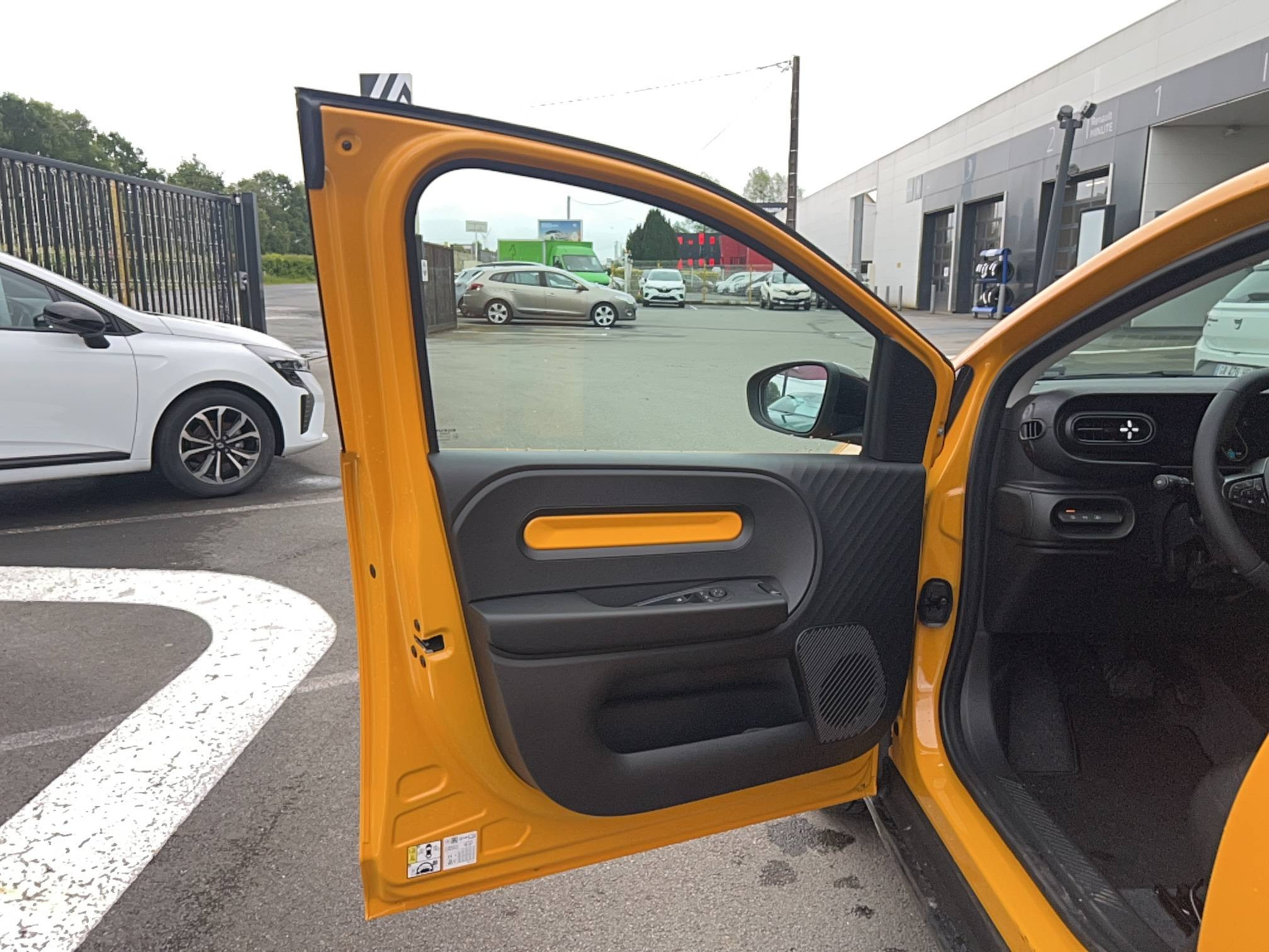 Vente en ligne Renault Twingo Electrique  80 ch autonomie urbaine au prix de 20 590 €