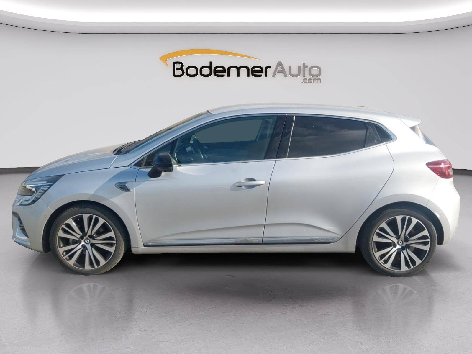Vente en ligne Renault Clio 5 Clio E-Tech 140 - 21N au prix de 19 570 €