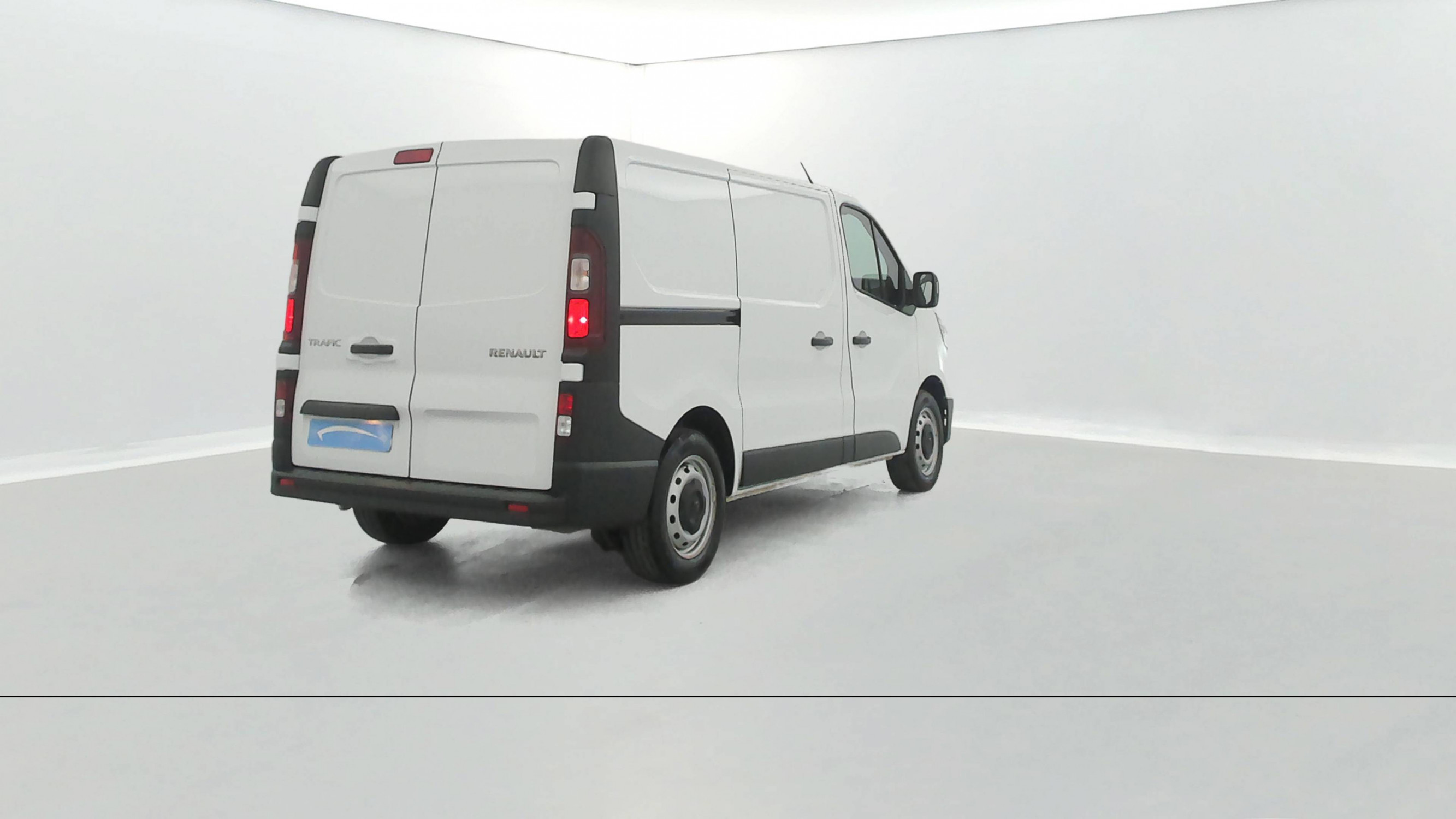 Vente en ligne Renault Trafic 3 Fourgon TRAFIC FG BLUE DCI 130 L1H1 3T GSR2 au prix de 23 999 €