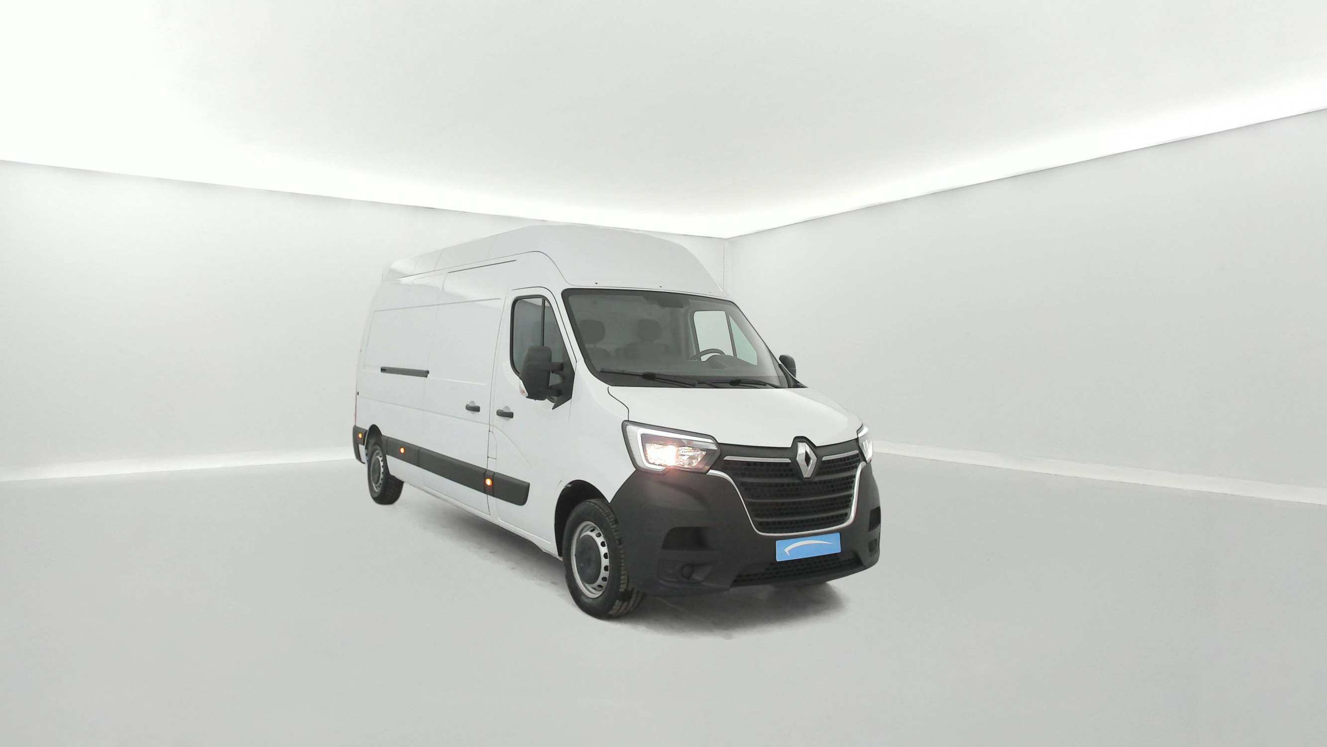 Vente en ligne Renault Master Fourgon MASTER FGN TRAC F3500 L3H3 BLUE DCI 135 au prix de 27 890 €