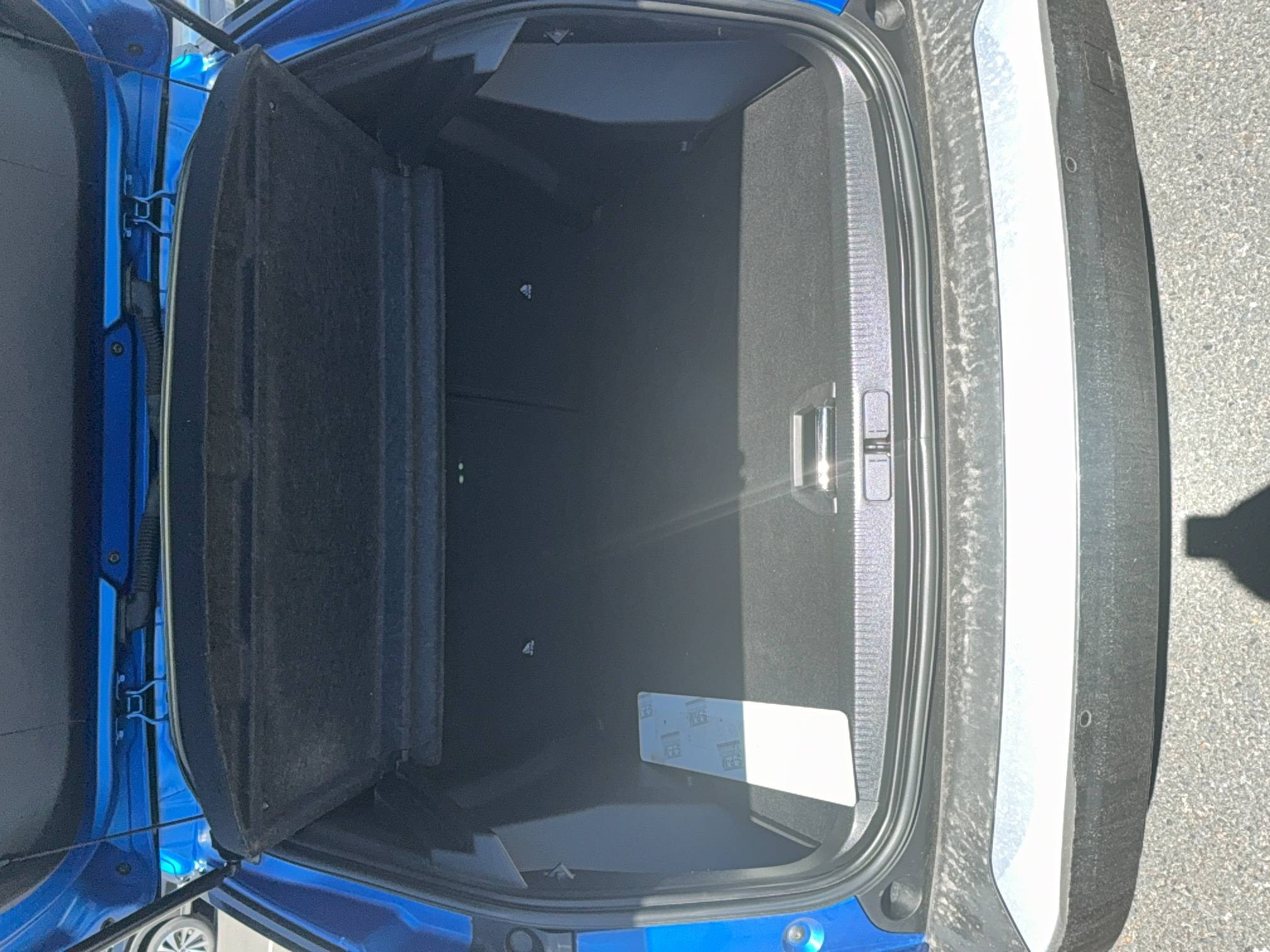 Vente en ligne Peugeot E-2008  136 ch au prix de 11 990 €